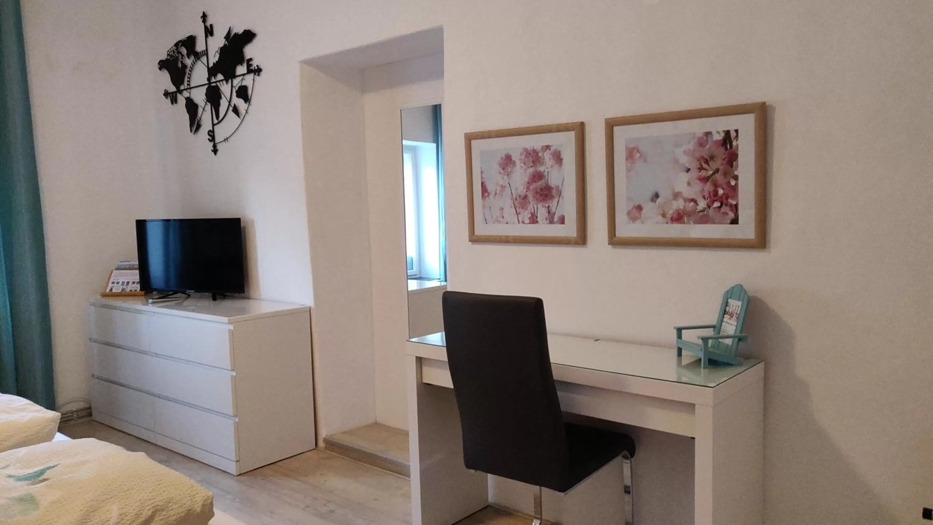 Business facilities, Bed in B&B Leonhard 7