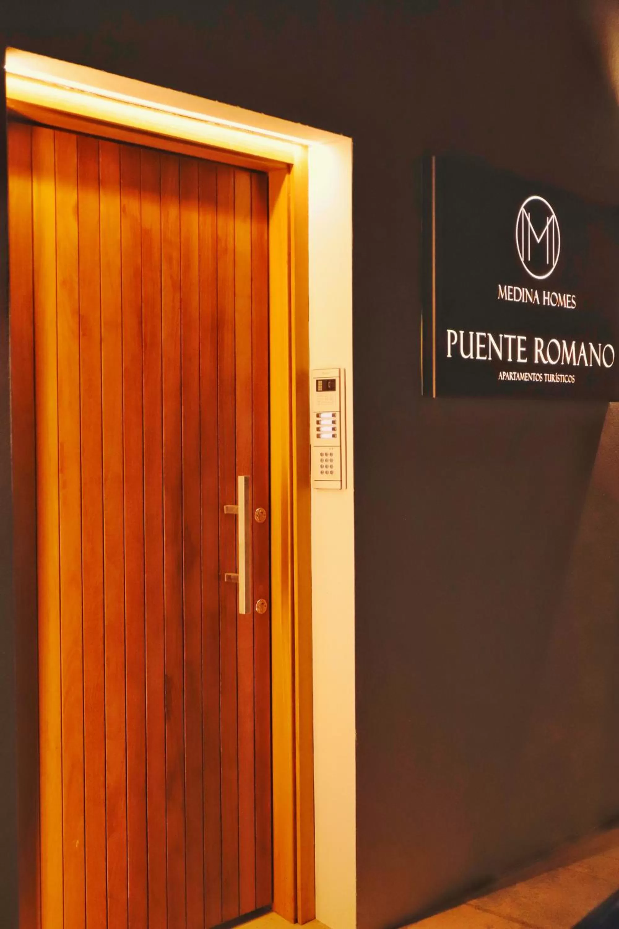 Facade/entrance in MEDINA HOMES PUENTE ROMANO