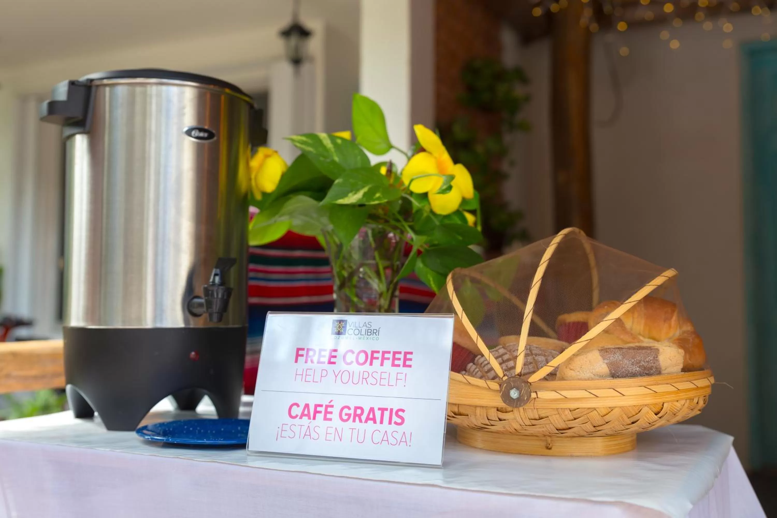 Breakfast in Hotel Villas Colibrí Suites & Bungalows