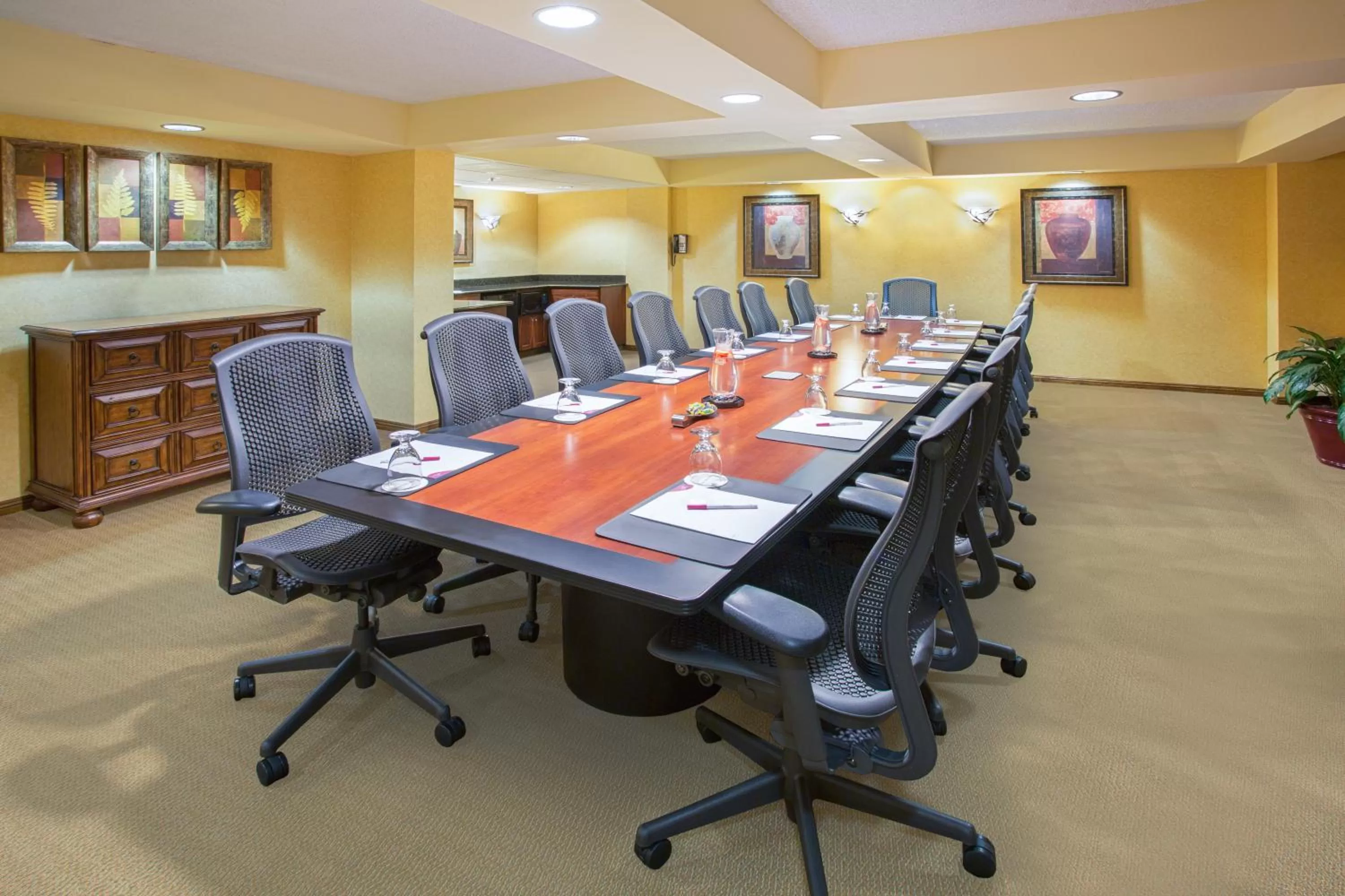 Meeting/conference room in Crowne Plaza Denver International Airport, an IHG Hotel