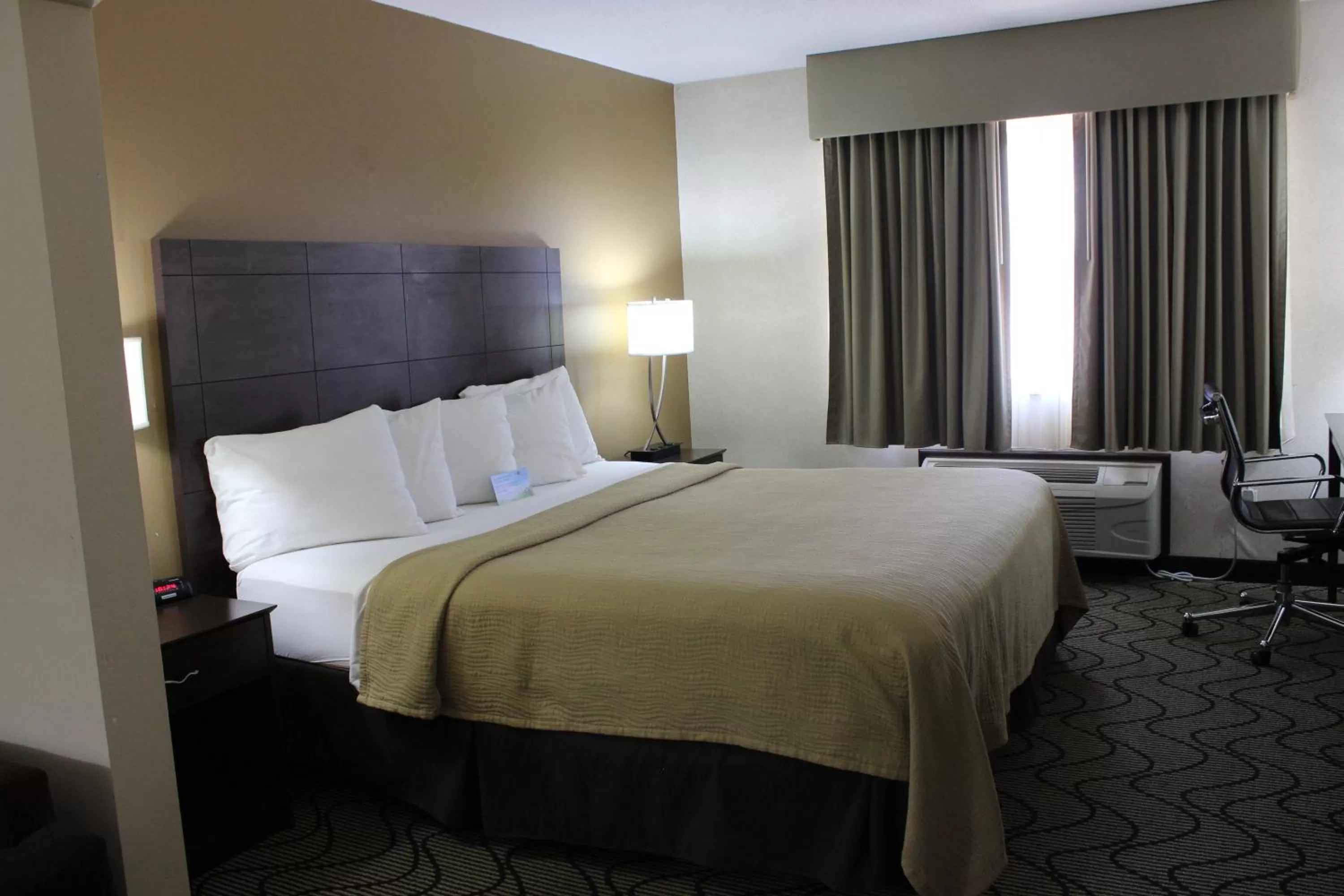 Bed in Days Inn by Wyndham Columbia Mall