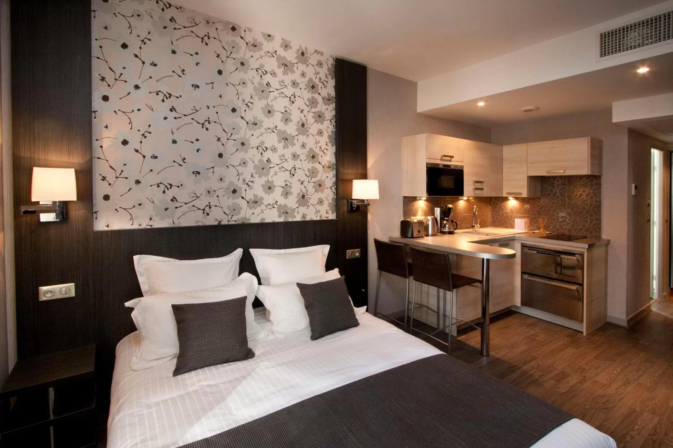 Bathroom, Bed in Vign 'Appart