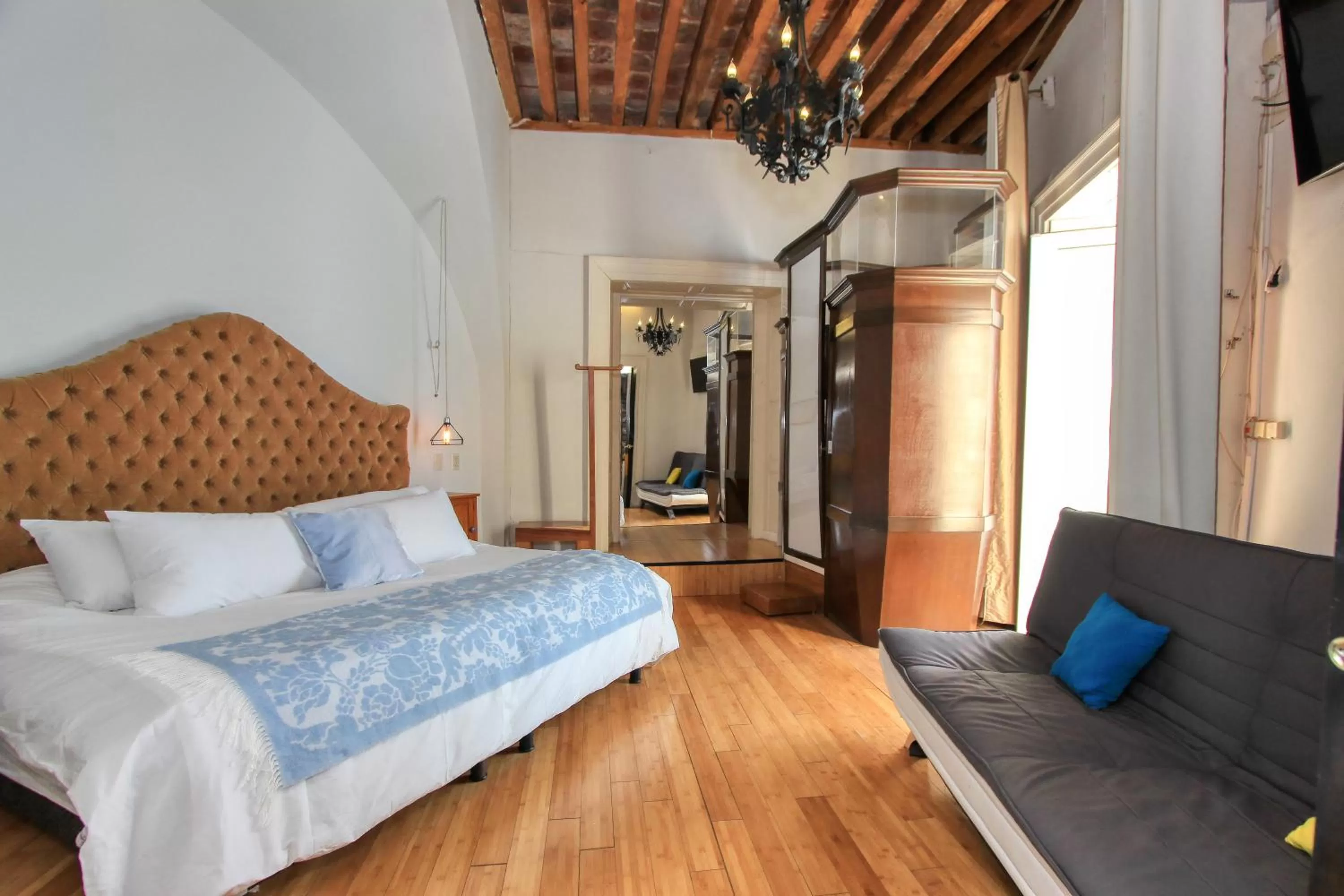 Photo of the whole room, Bed in Hotel Mansion Von Humboldt