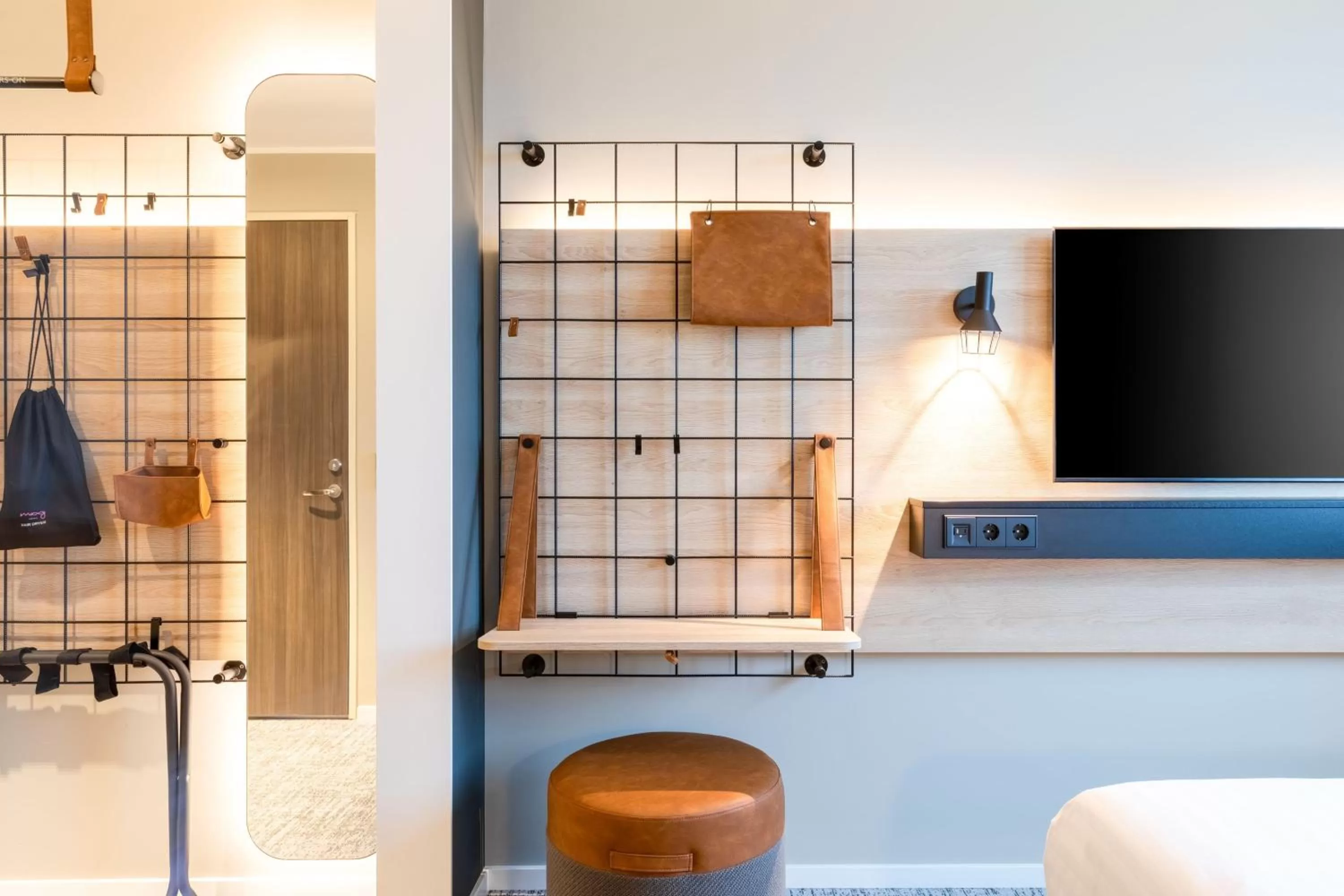 Photo of the whole room in Moxy Berlin Airport