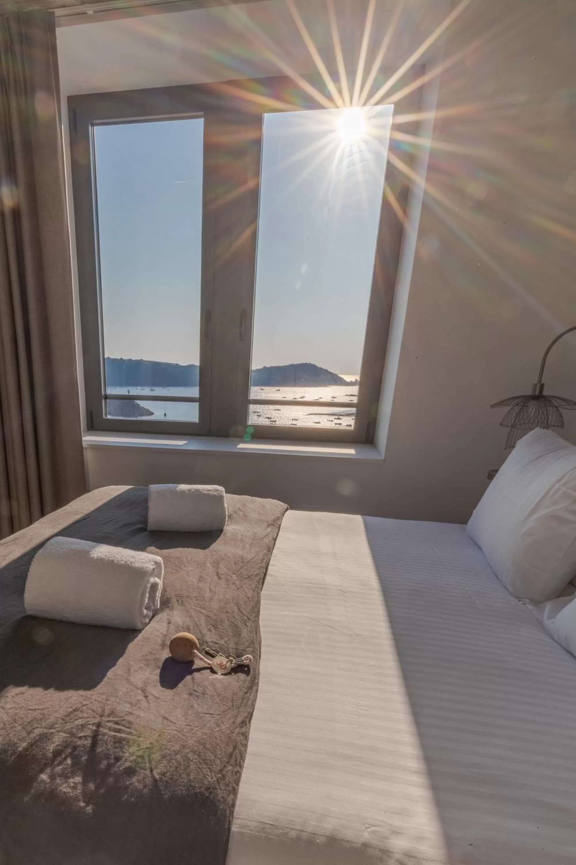 Sea view, Bed in Pavillon de la plage