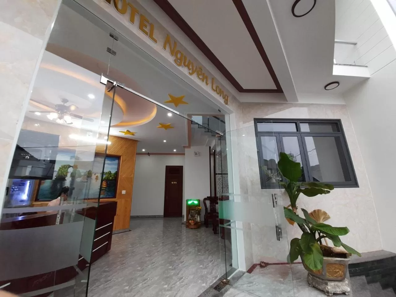 Khách sạn Nguyên Long