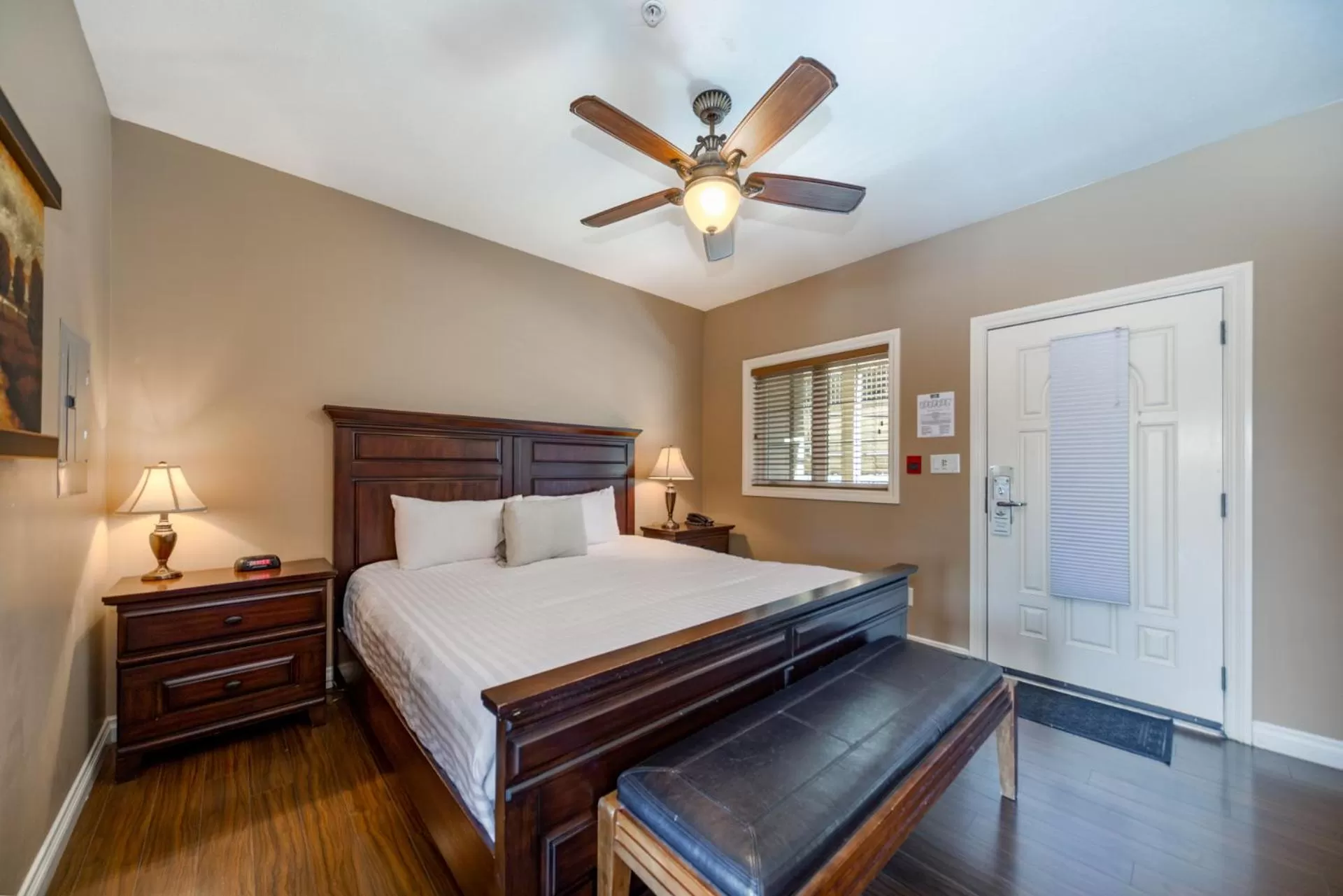 Deluxe King Suite in The Castle at Swan Lake