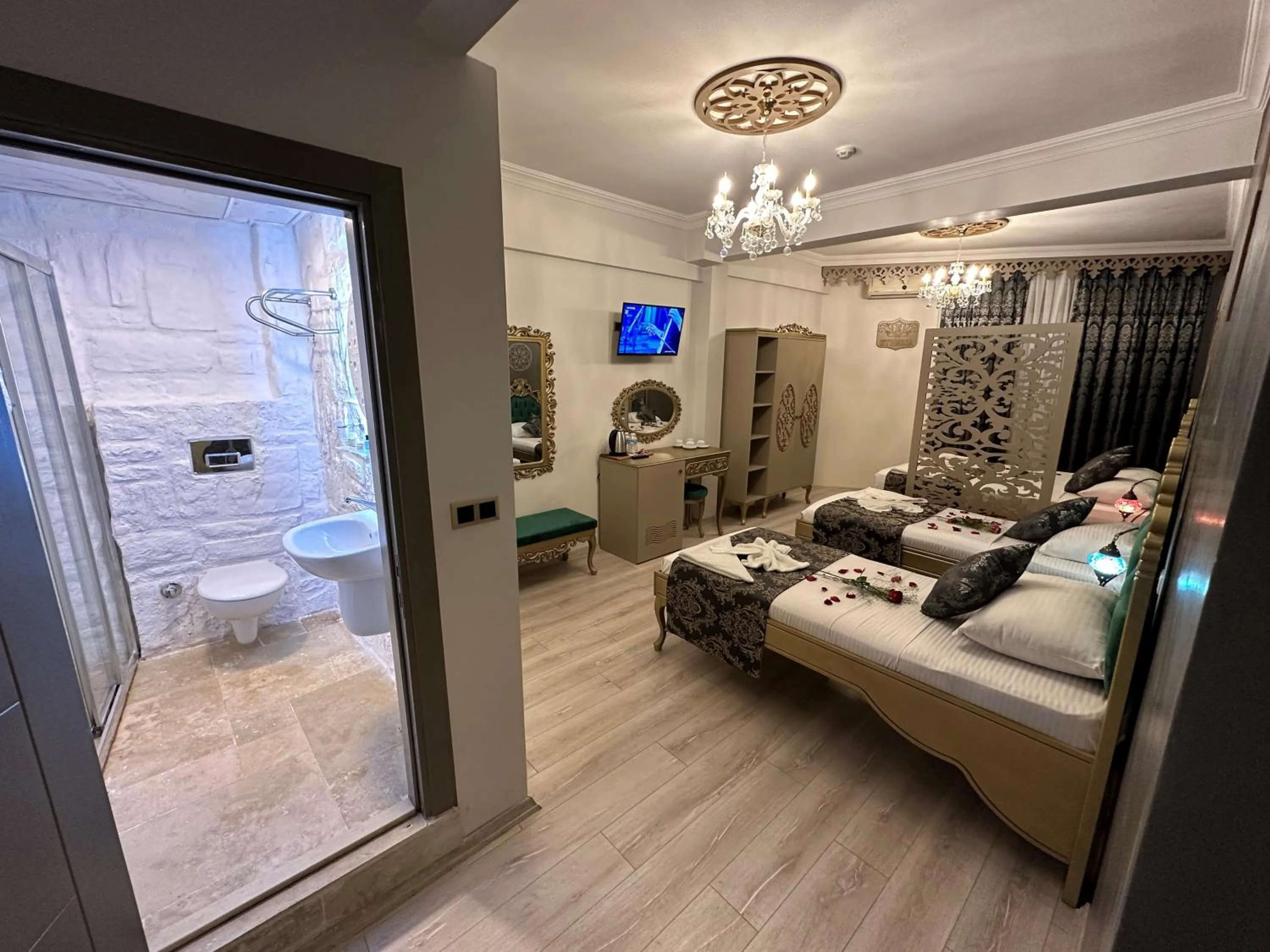 Shower in Ethnica Suites