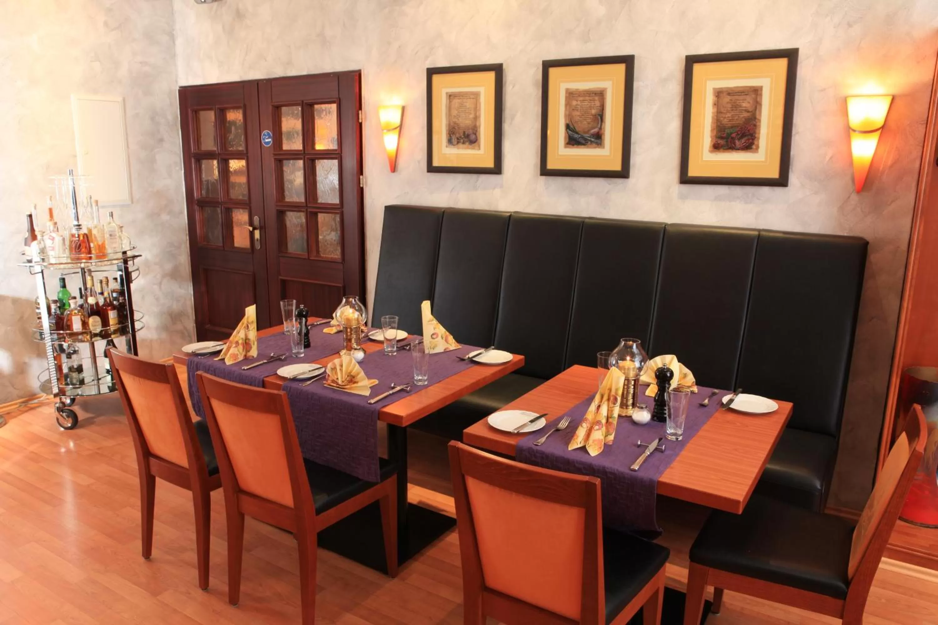 Restaurant/places to eat in Hotel Kasserolle