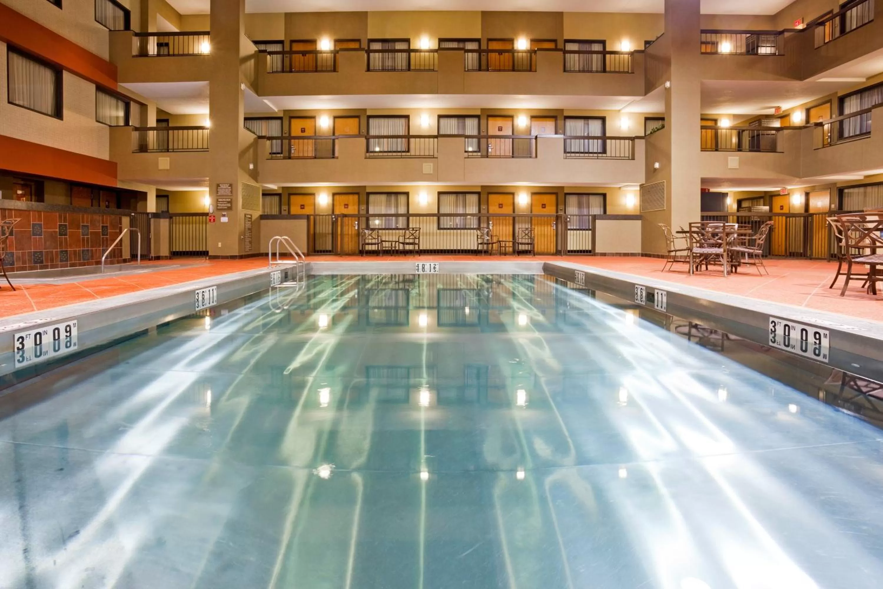 Swimming pool in Holiday Inn & Suites Duluth-Downtown by IHG