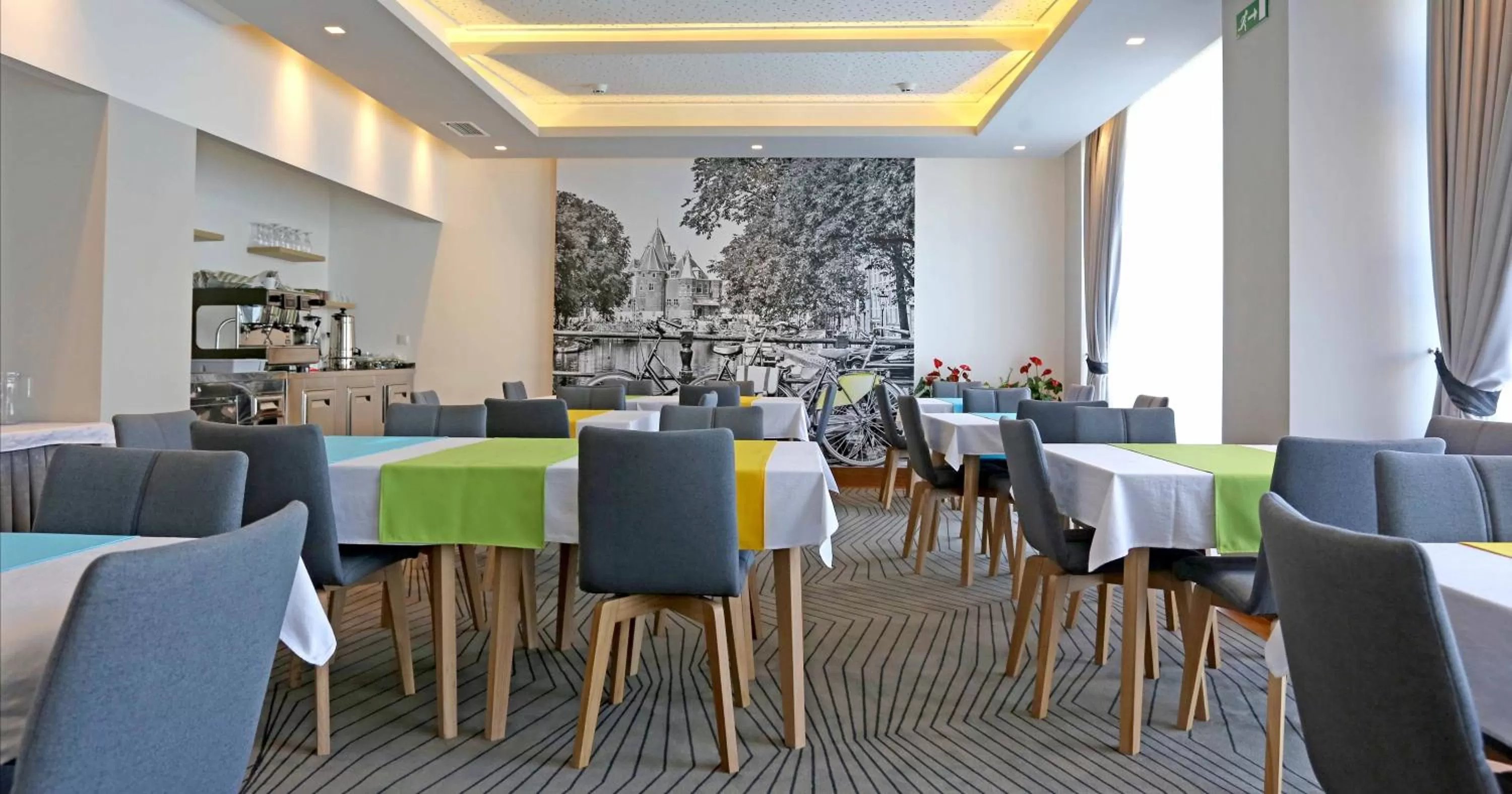 Restaurant/places to eat in Hotel Grad