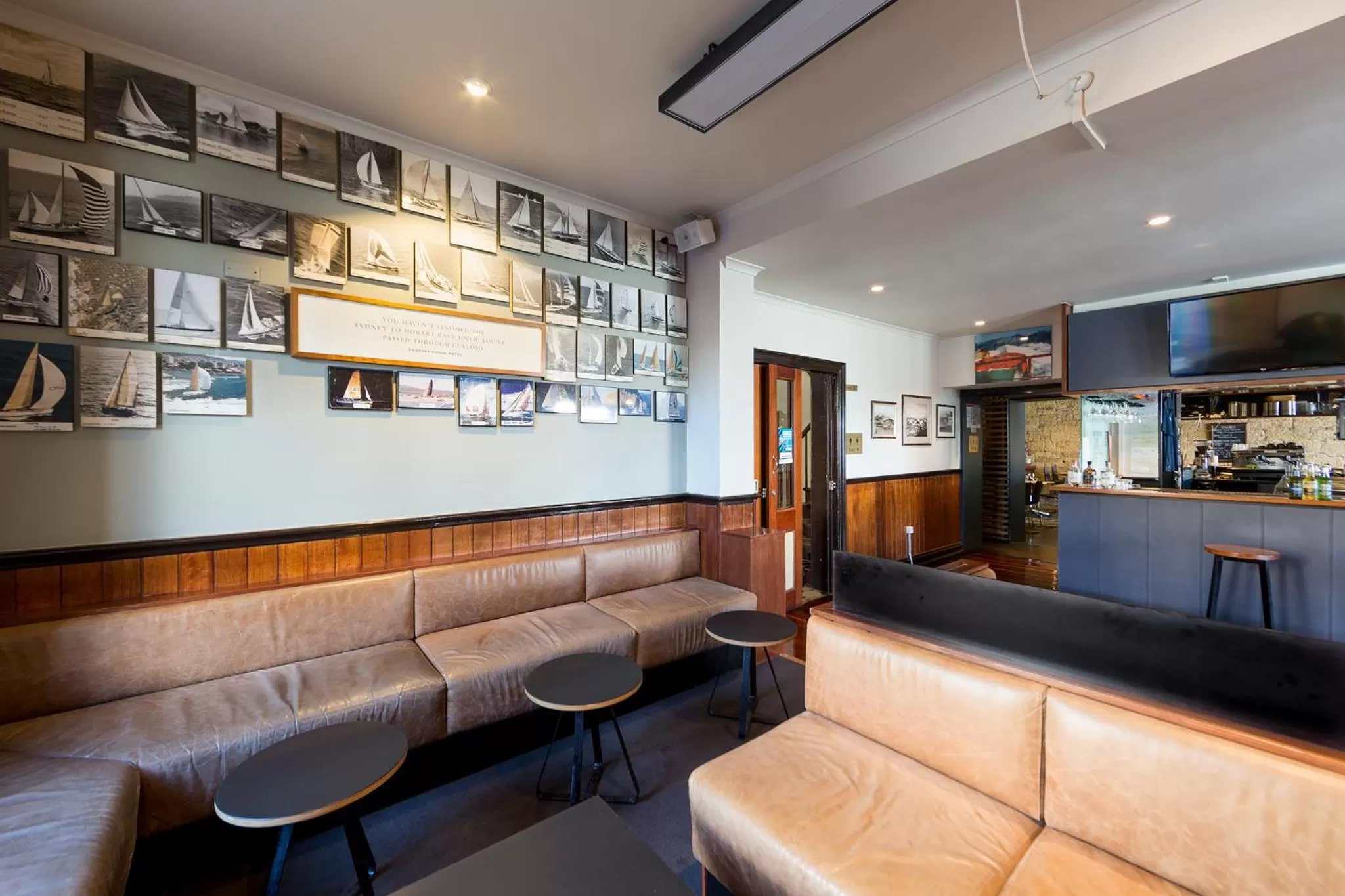 Lounge or bar in Customs House Hotel