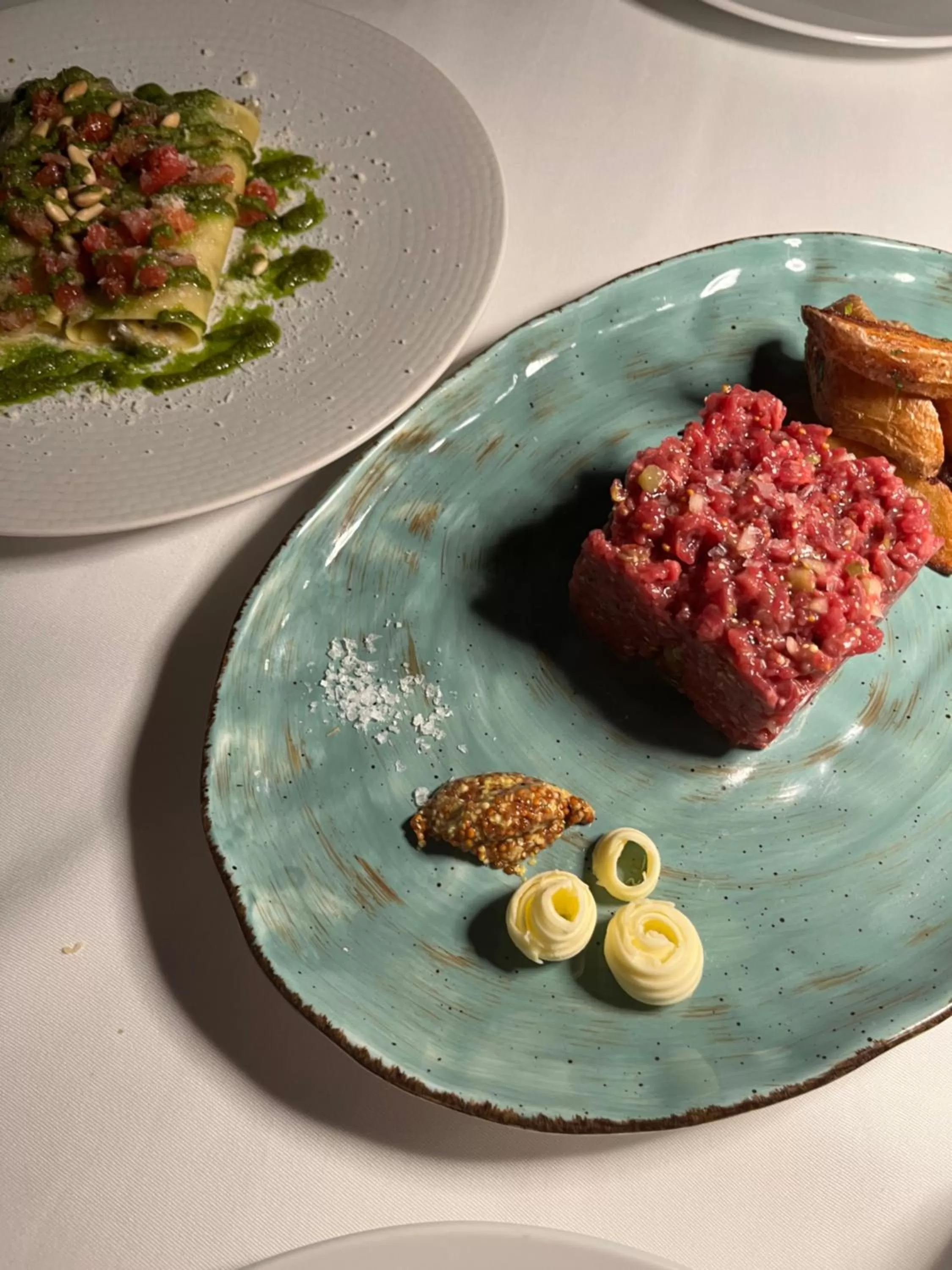 Food and drinks in Hostal de la Plaça - Hotel Boutique