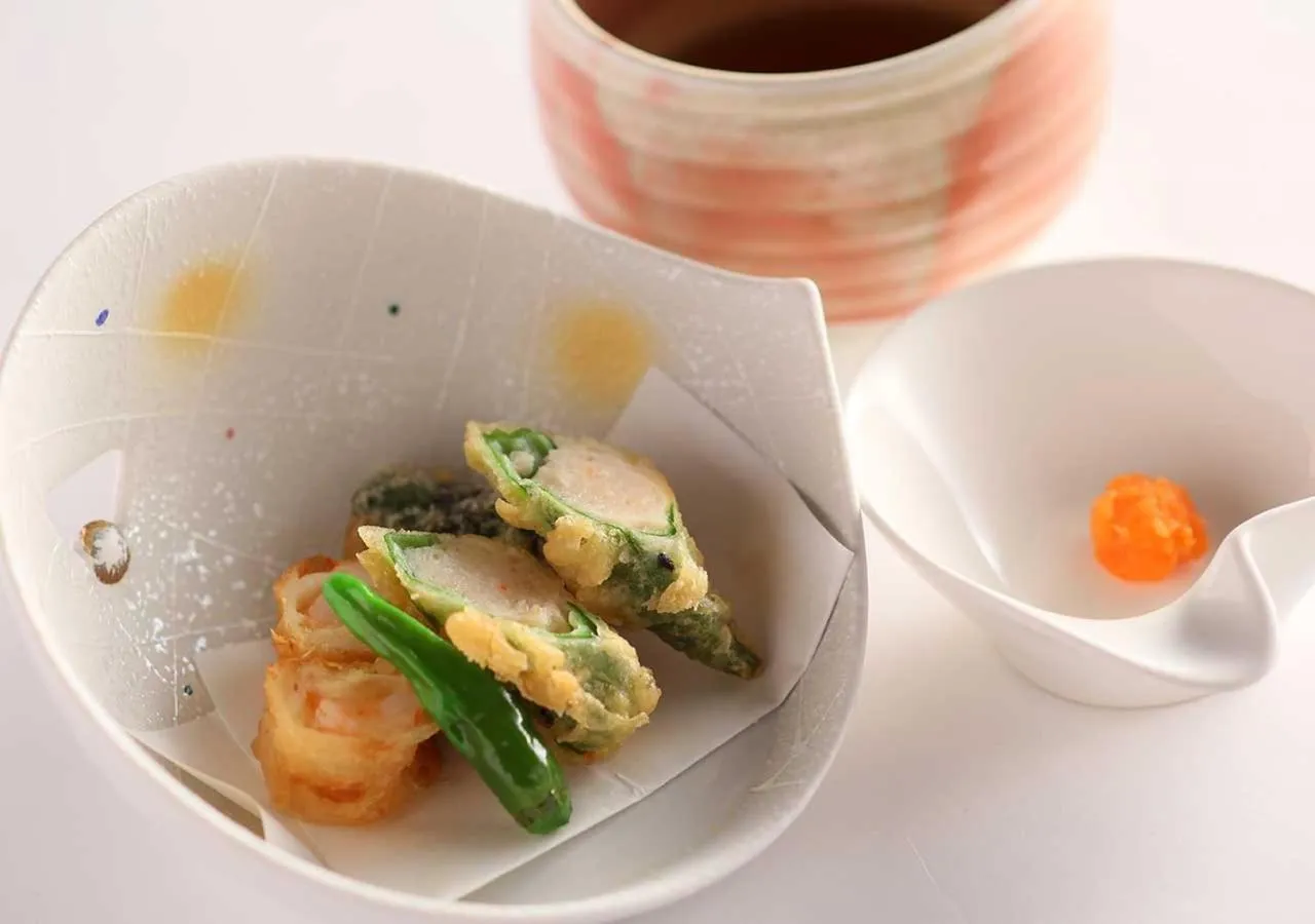 Food close-up in Aura Tachibana