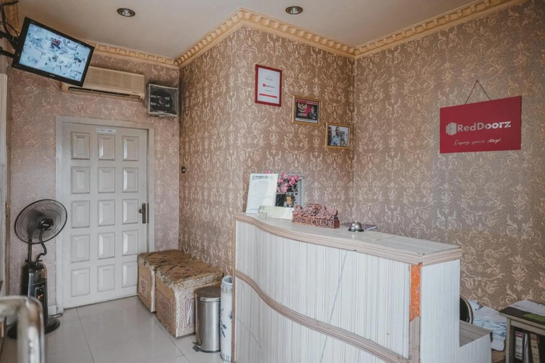 Lobby or reception in RedDoorz Plus @ Tanjung Karang Lampung 2