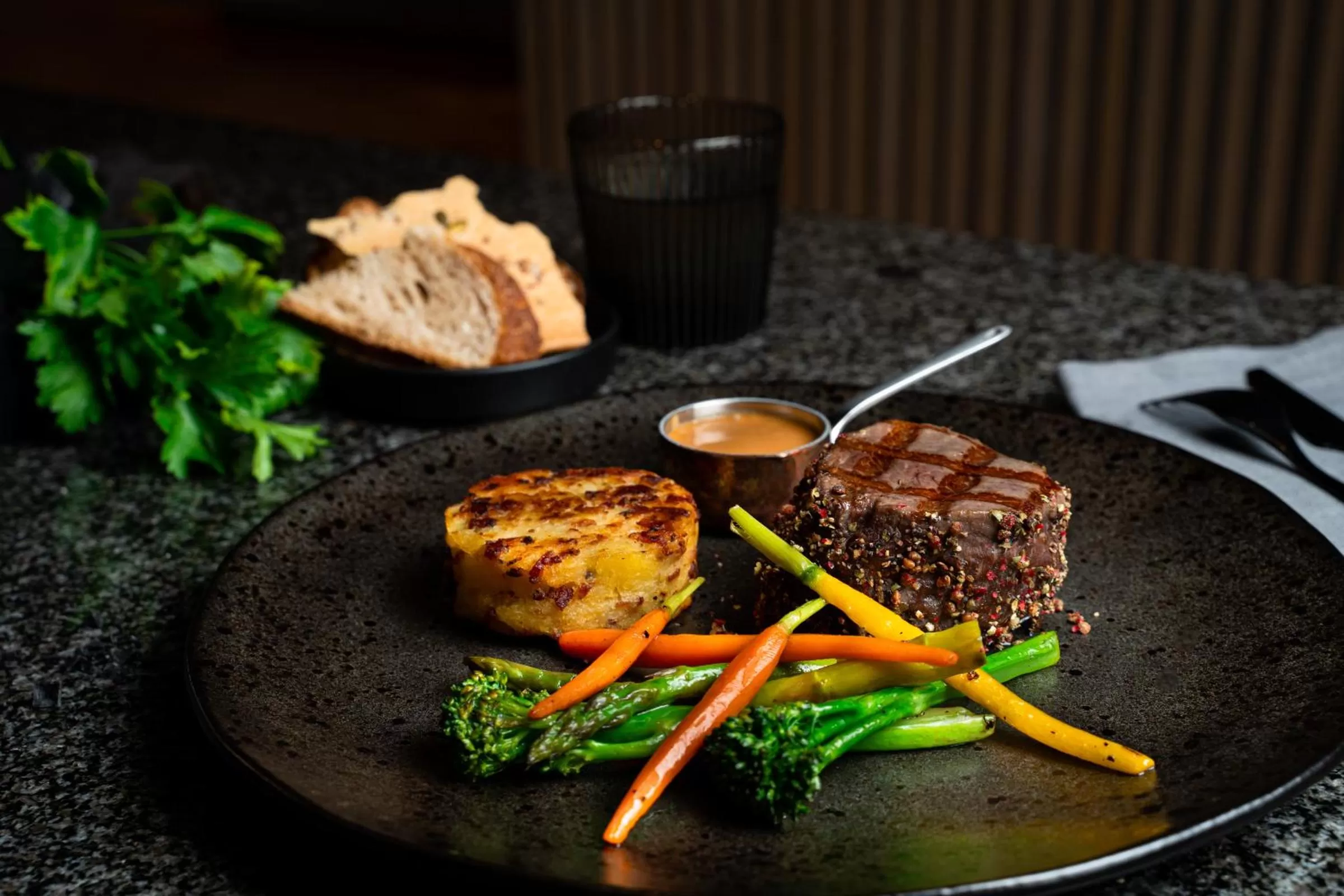 Restaurant/places to eat in Tallink City Hotel