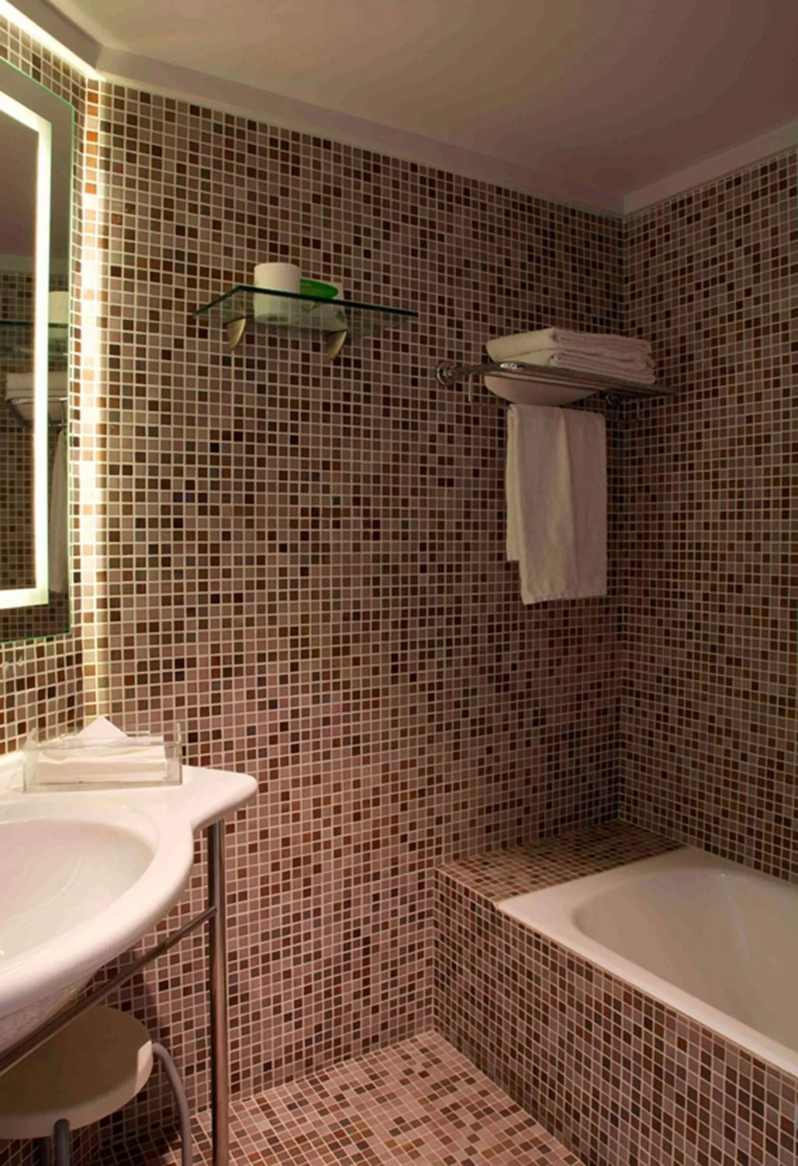 Bathroom in St George Lycabettus Lifestyle Hotel