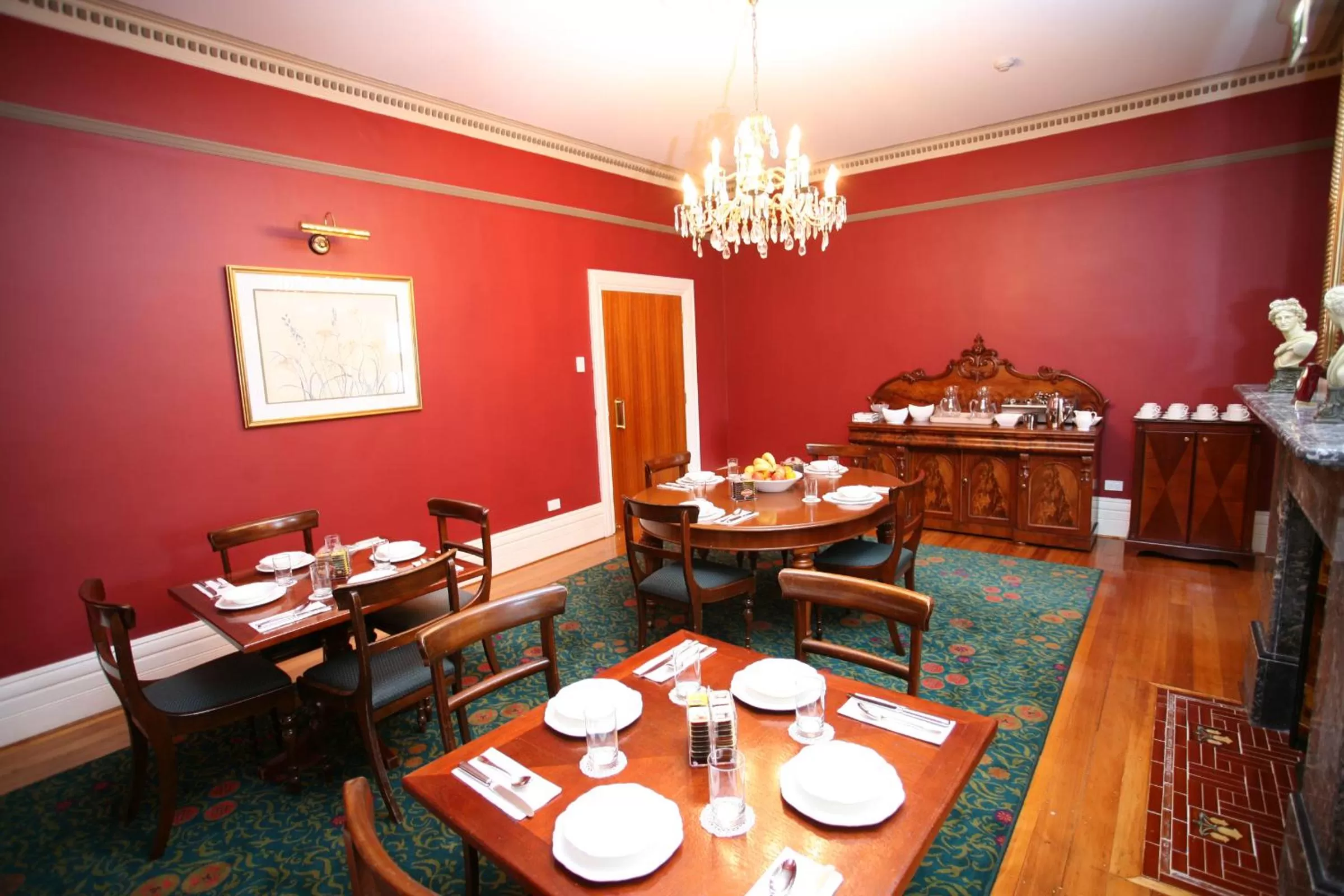 Dining area in Darcy's Hotel