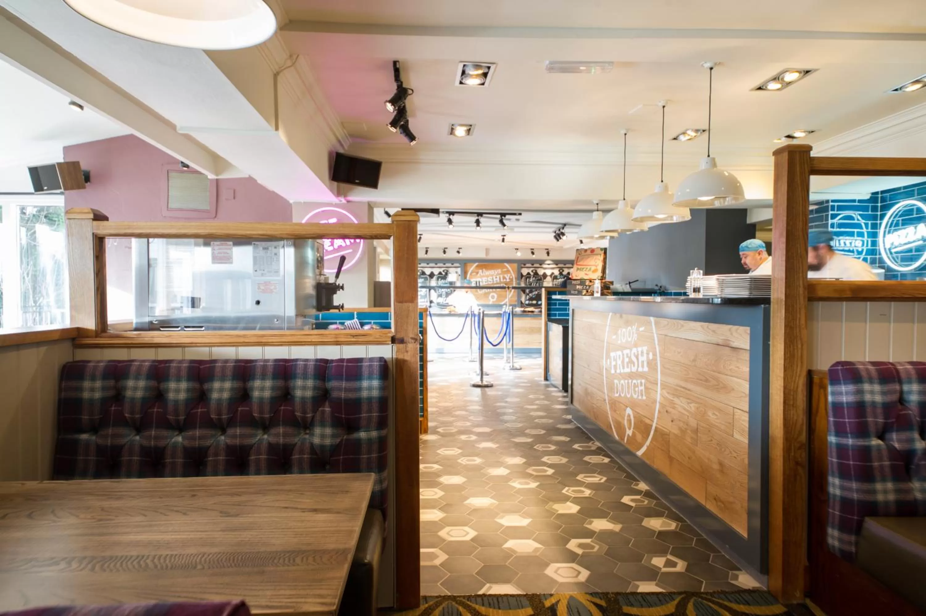 Restaurant/places to eat, Kitchen/Kitchenette in The Town House by Innkeeper's Collection