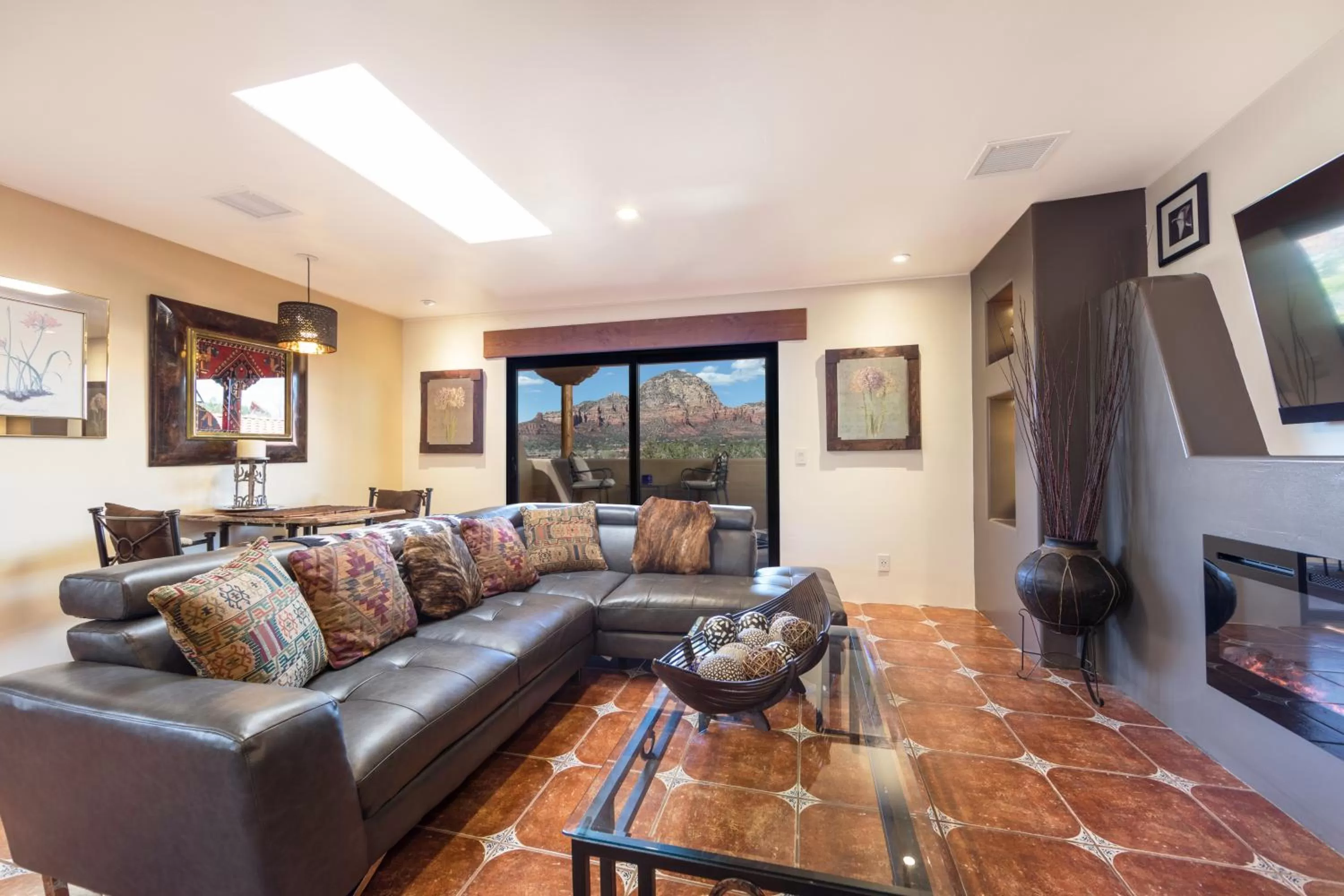 TV and multimedia in A Sunset Chateau