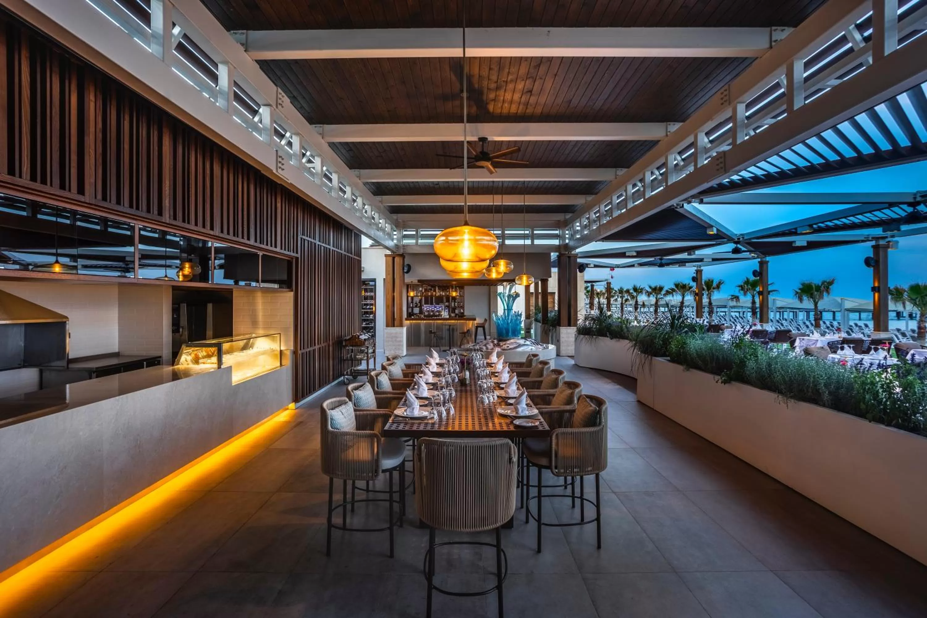 Restaurant/places to eat in Calista Luxury Resort