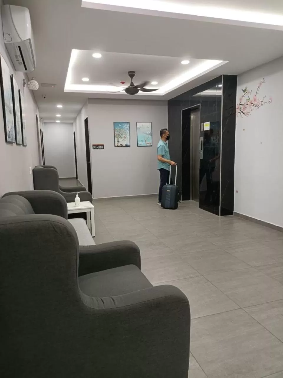 Living room in MORNINGS HOTEL