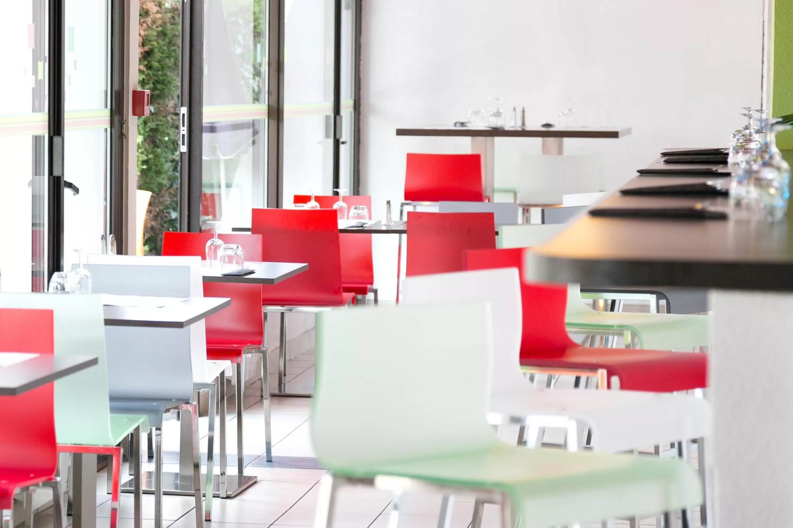 Restaurant/places to eat in ibis Styles Bordeaux Aéroport