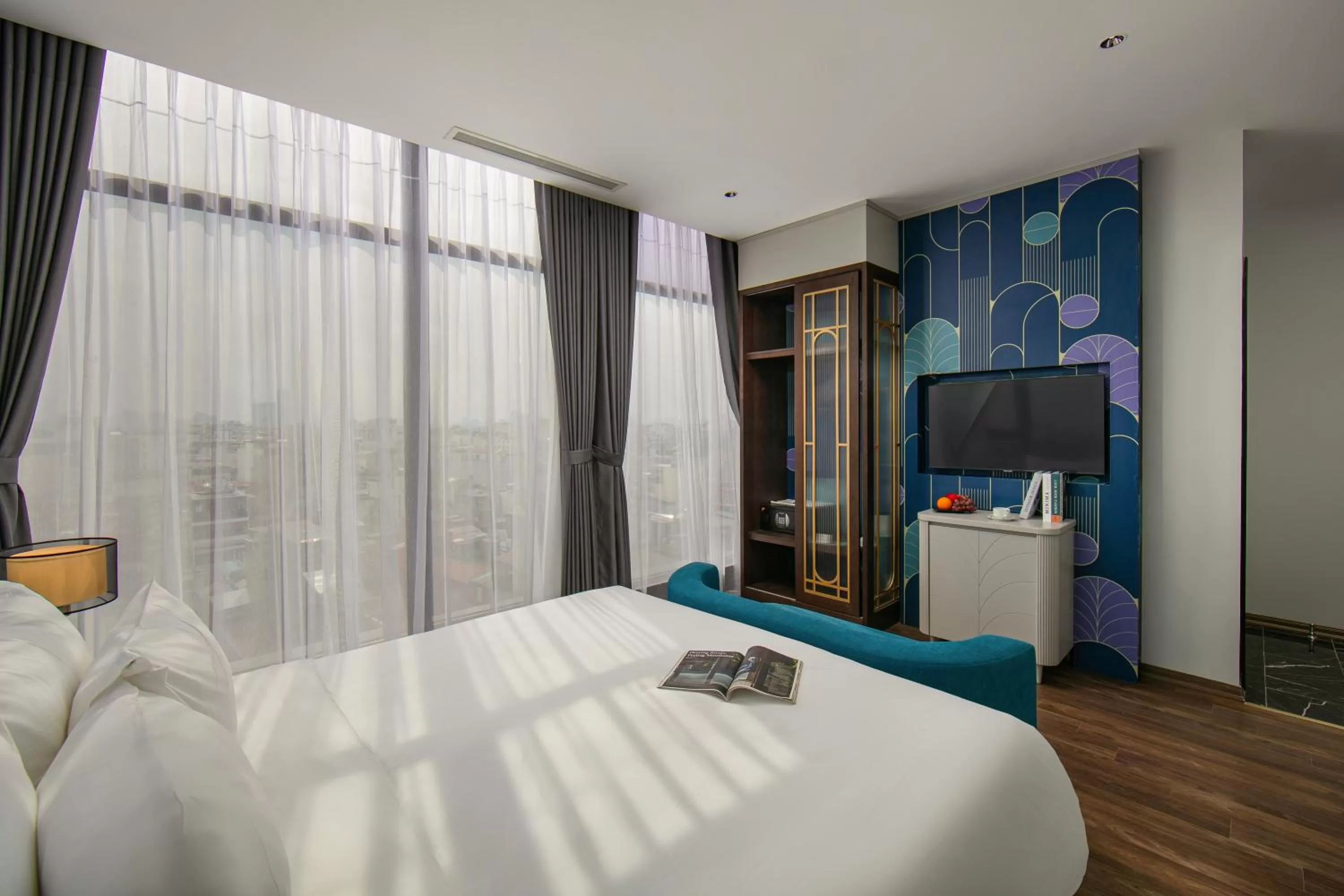 Photo of the whole room, Bed in MAY DE VILLE Lakeside Hotel