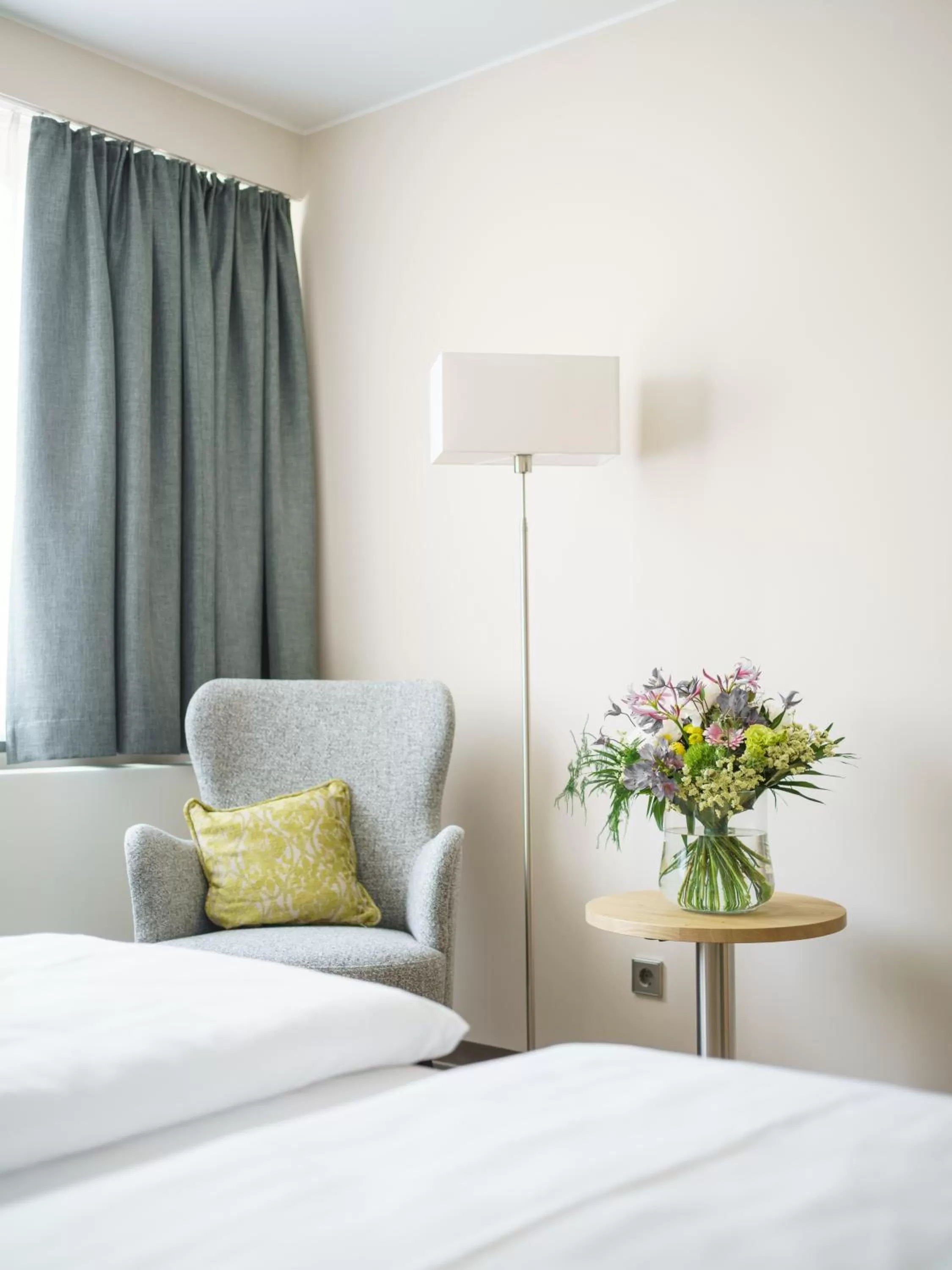 Bed in Hotel Forsthaus Grüna Betreibergesellschaft mbH