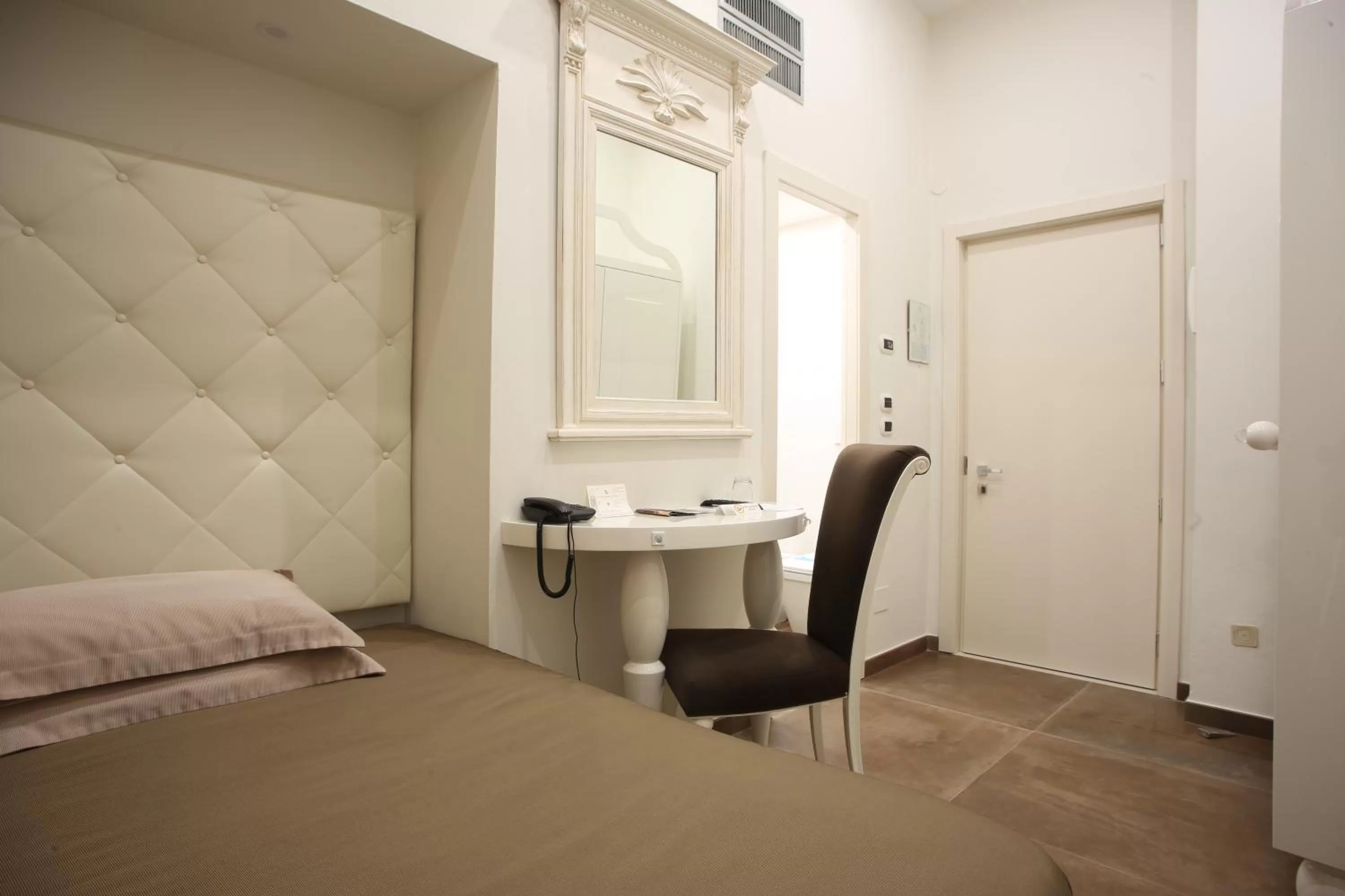 Bedroom, Bed in Hotel Columbia Wellness & Spa