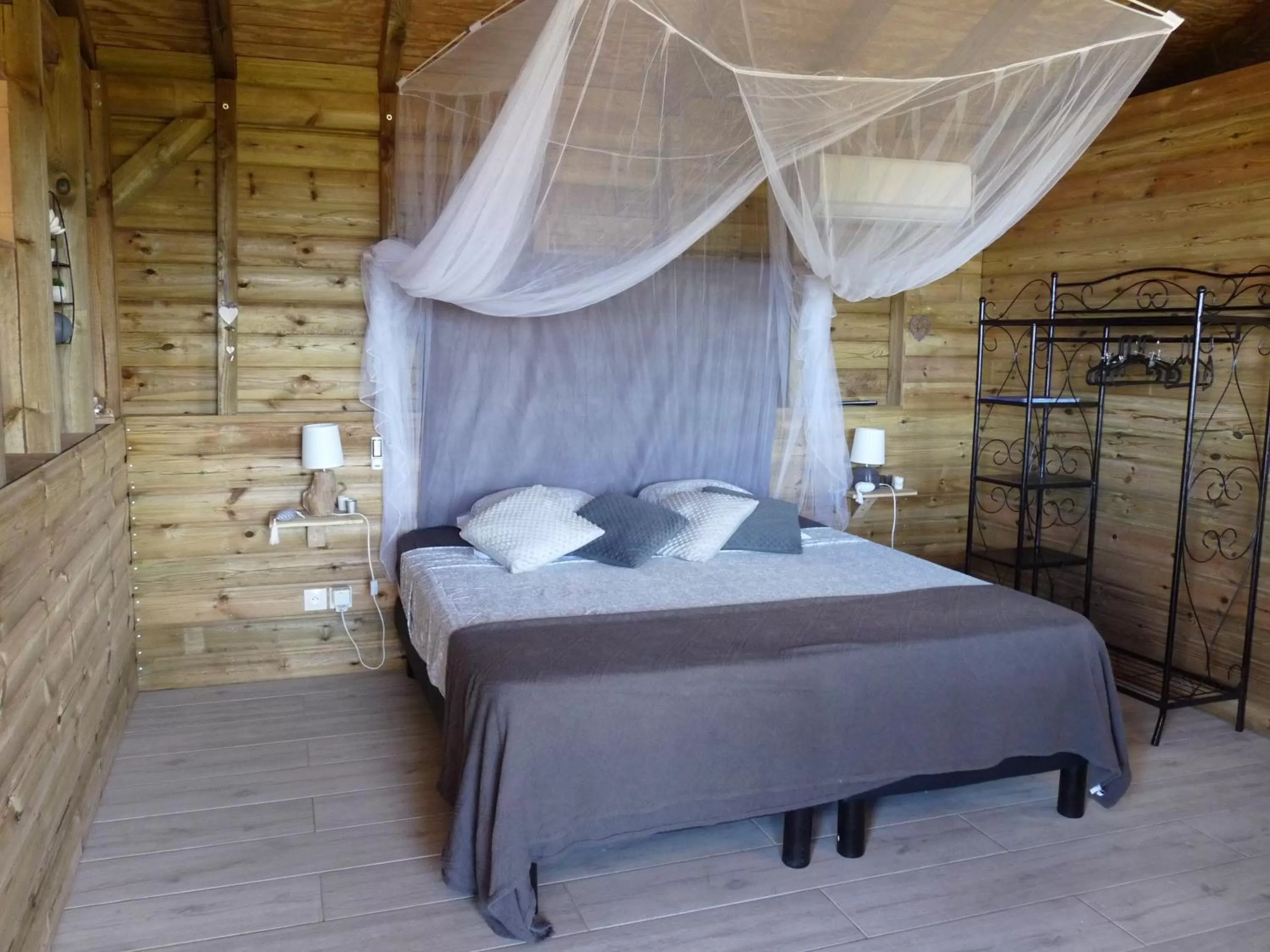 Bedroom, Bed in BUNGALOW La Tortue Bleue
