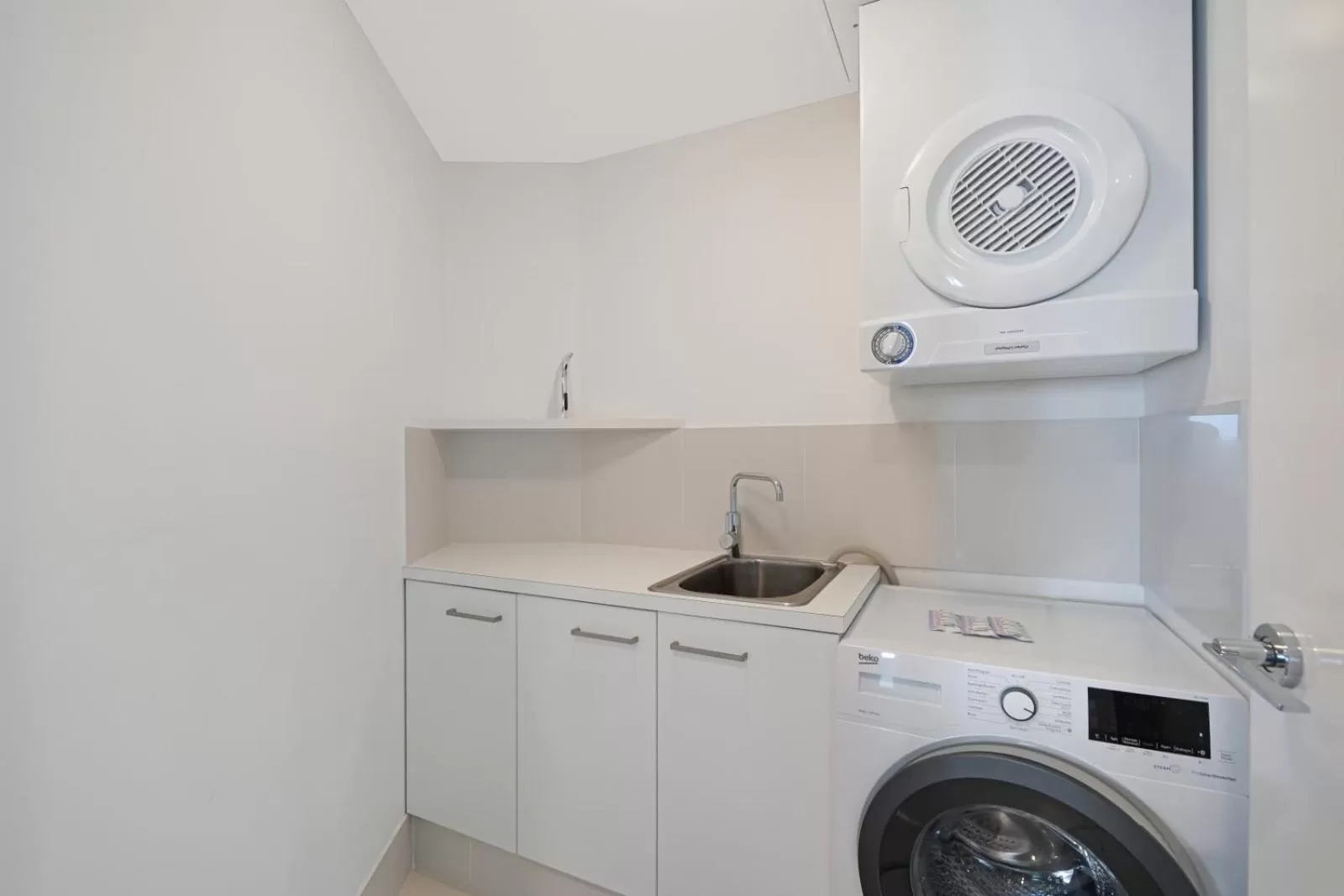 laundry in Q1 Resort & Spa - Official