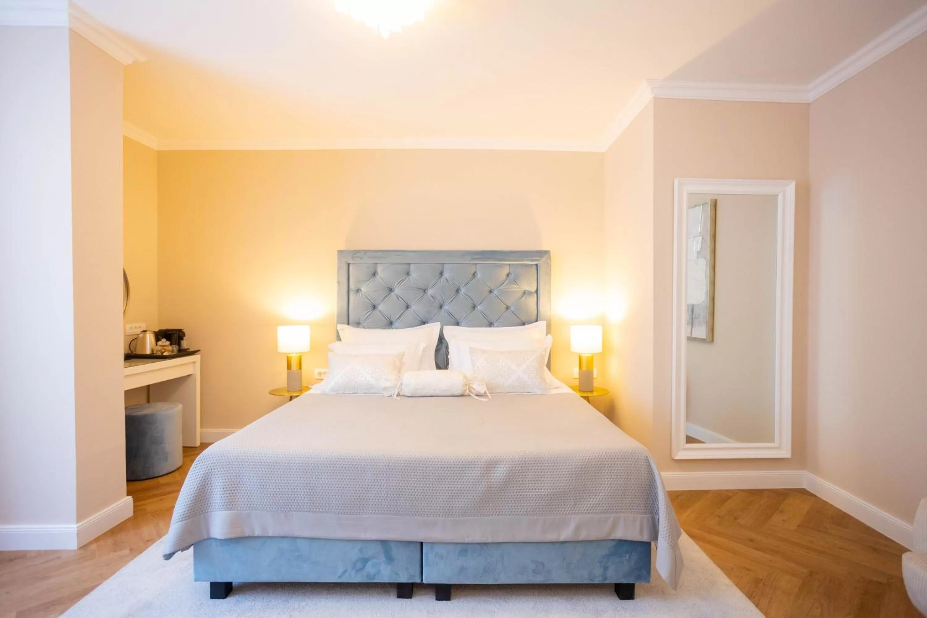 Bedroom in City and Style Luxury Rooms Split