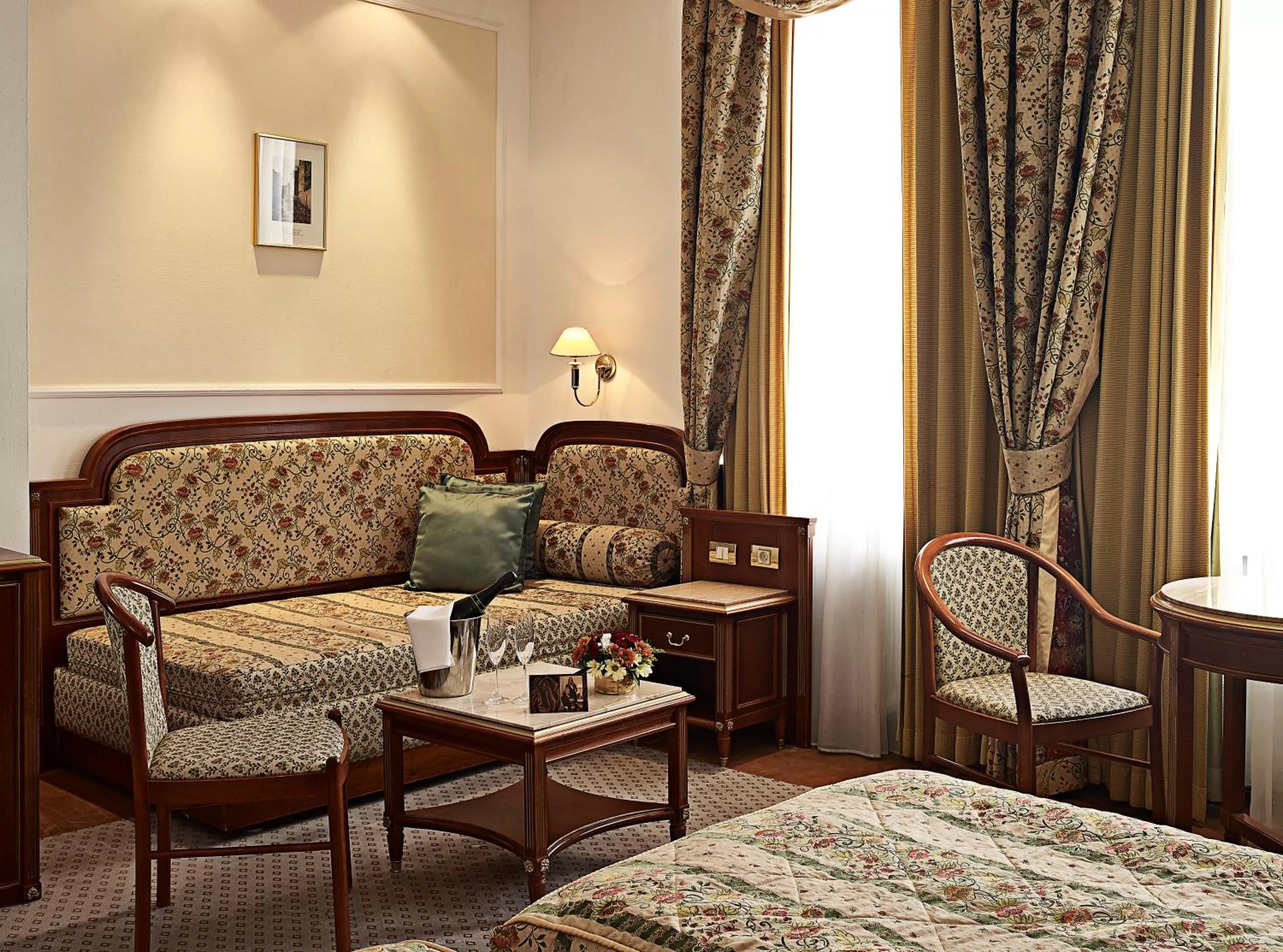 Bed in Ambassador Zlata Husa