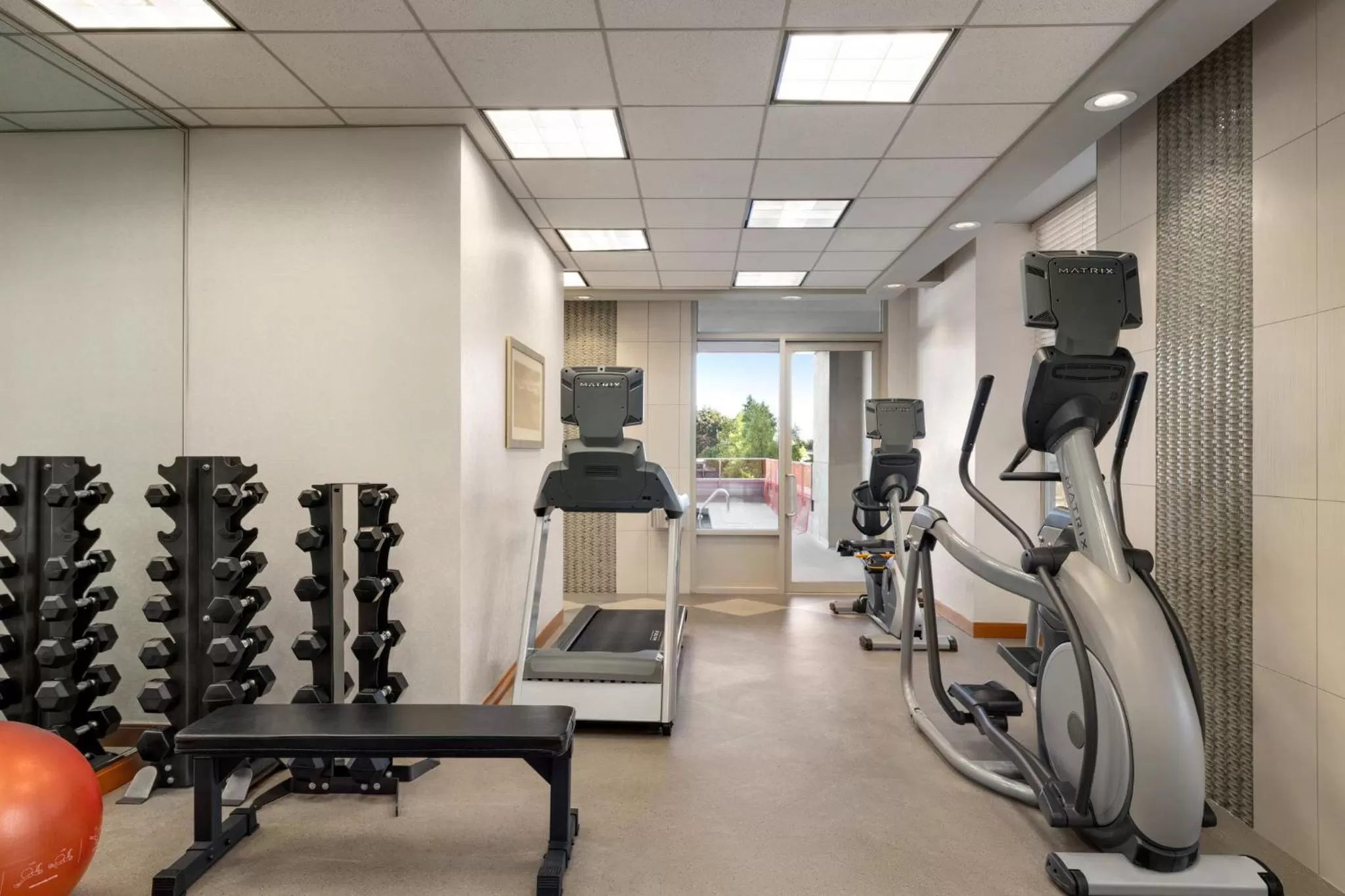 Fitness centre/facilities in Holiday Inn Express Vancouver-Metrotown (Burnaby)