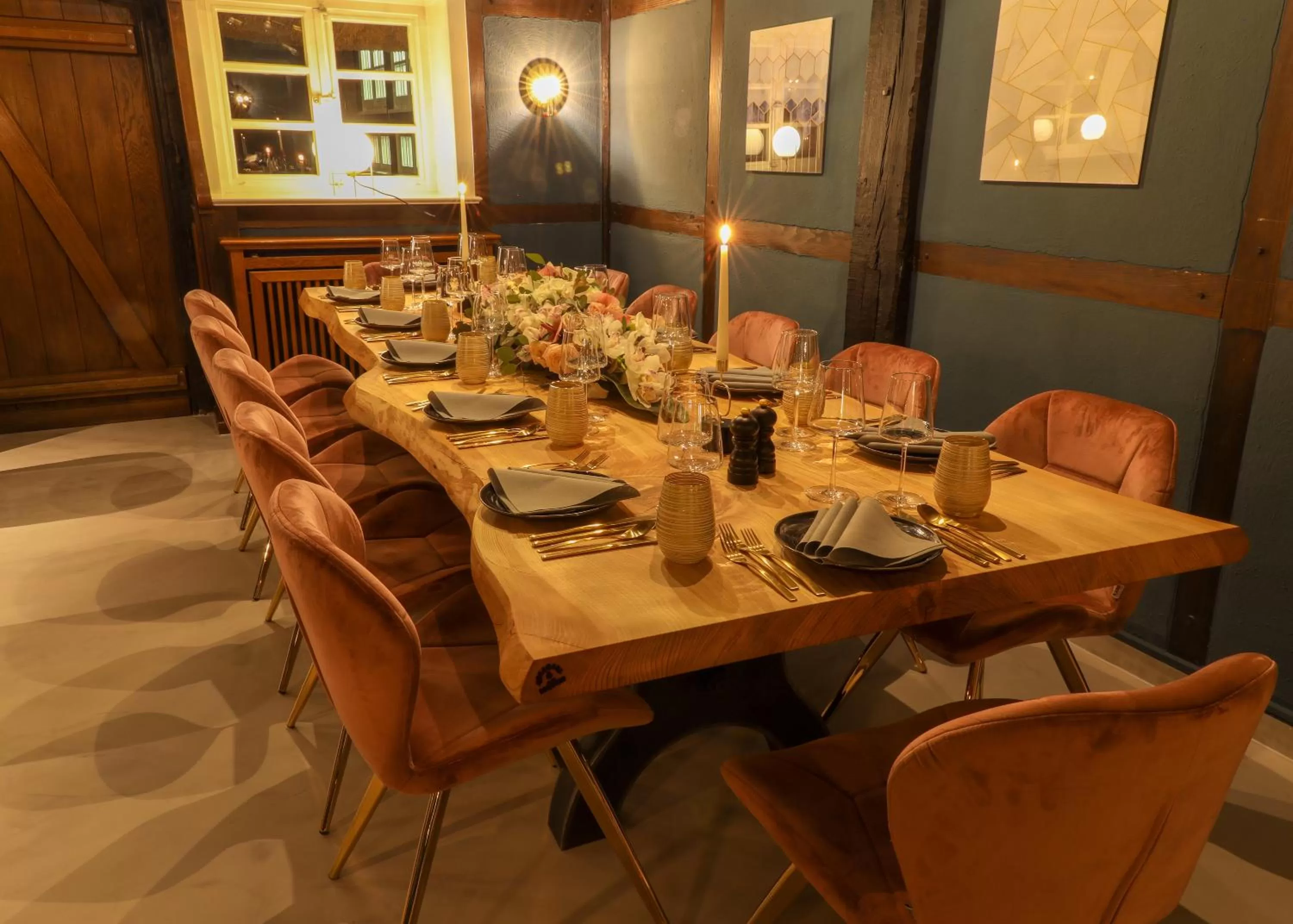 Restaurant/places to eat in Meinsbur Boutique Hotel