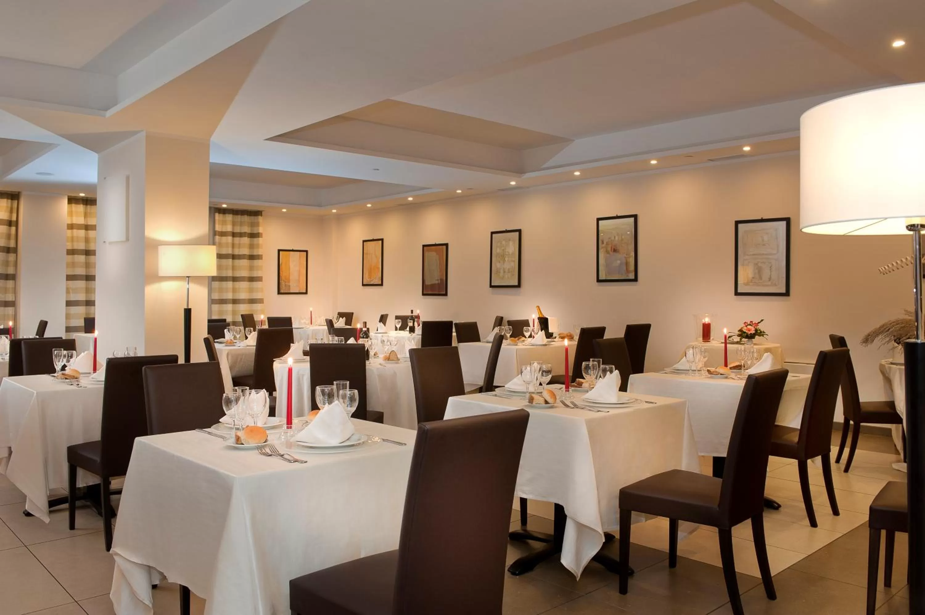 Restaurant/places to eat in Cardinal Hotel St. Peter