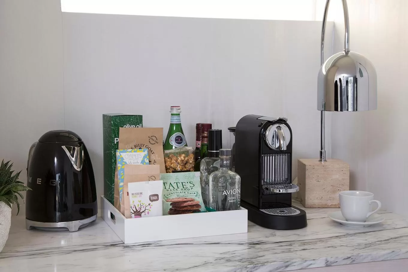 Coffee/tea facilities in Avalon Hotel Beverly Hills, a Member of Design Hotels