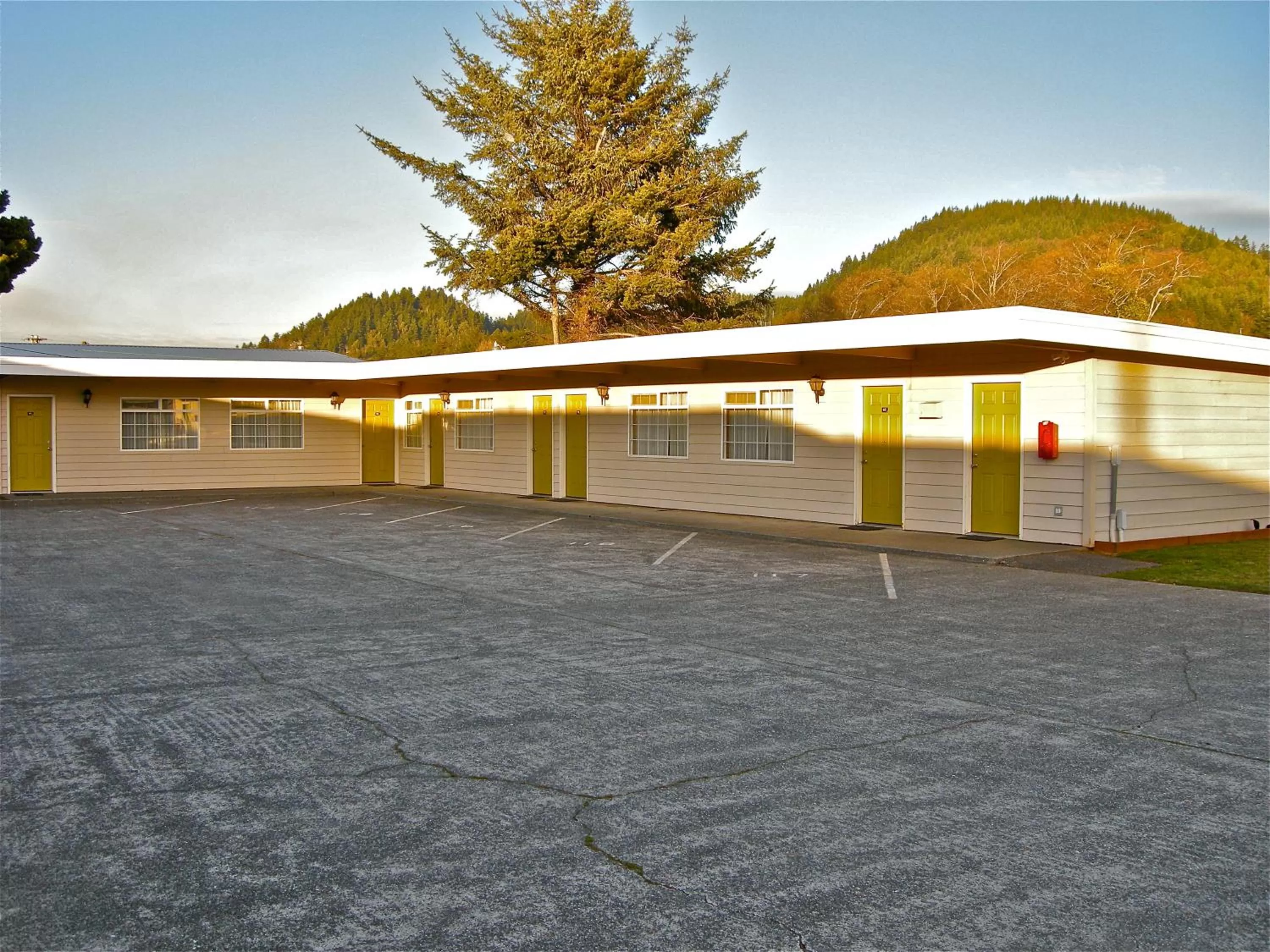 Facade/entrance in Azalea Lodge