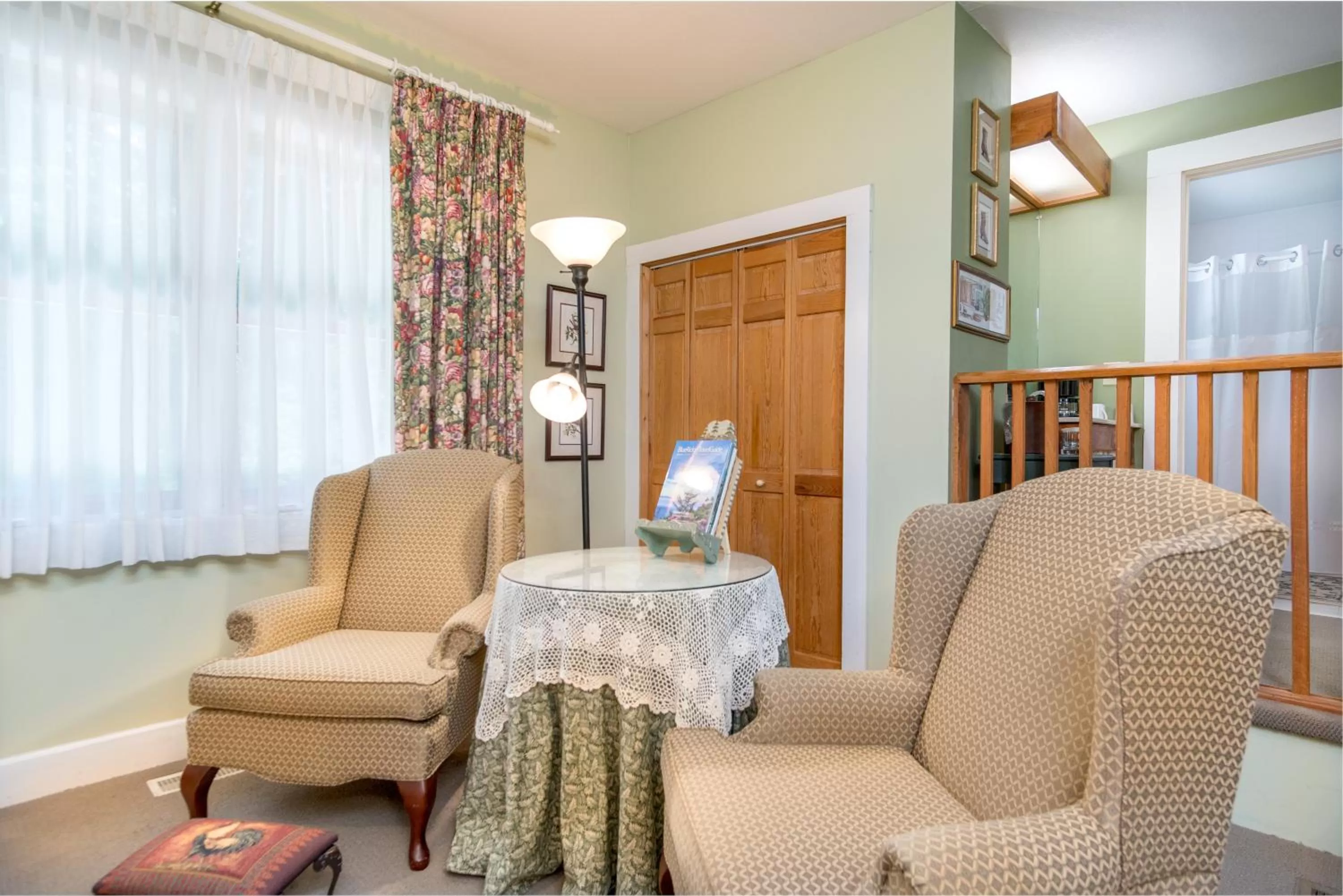 Seating area in Highland Lake Inn & Resort - Flat Rock