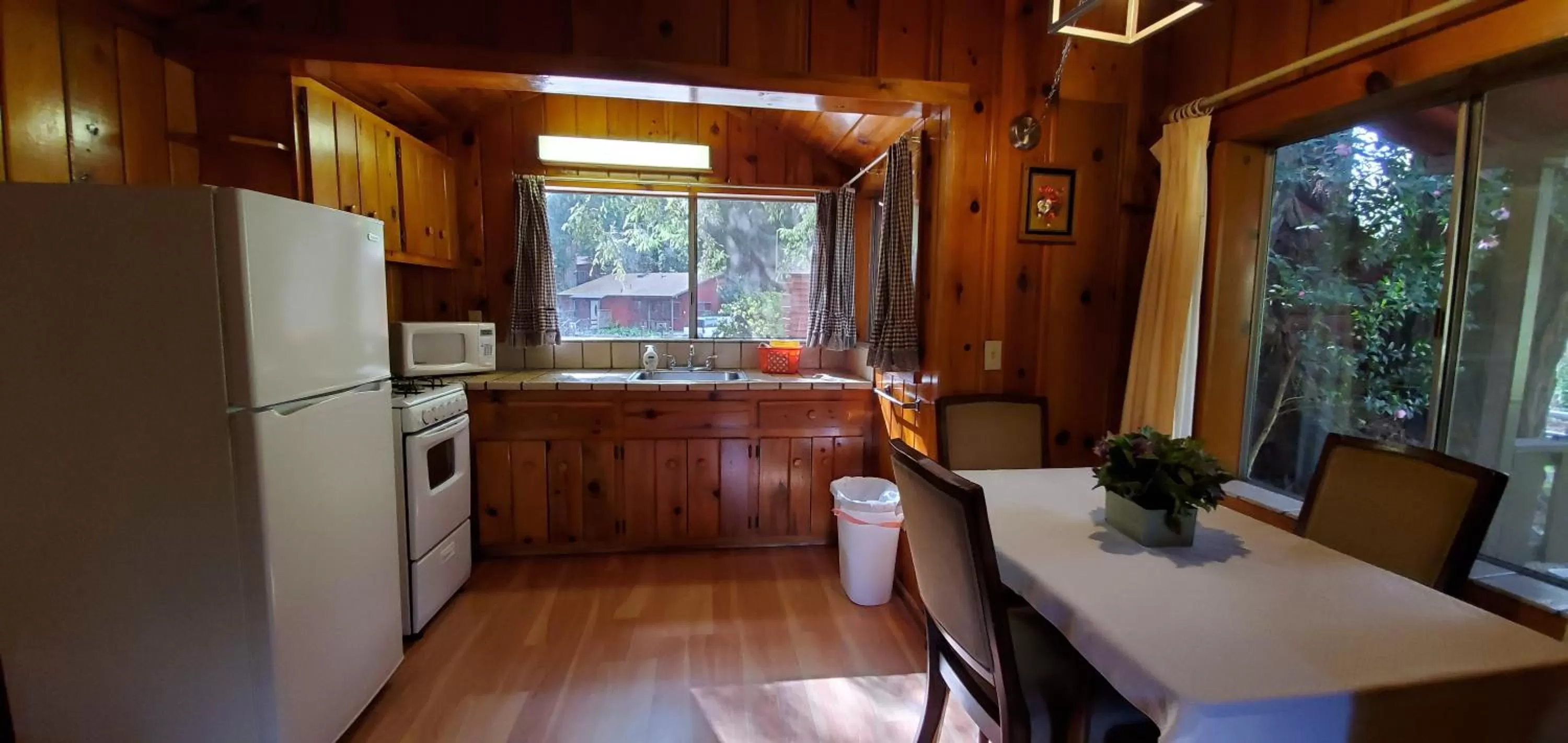 Kitchen or kitchenette, Kitchen/Kitchenette in Fern River Resort