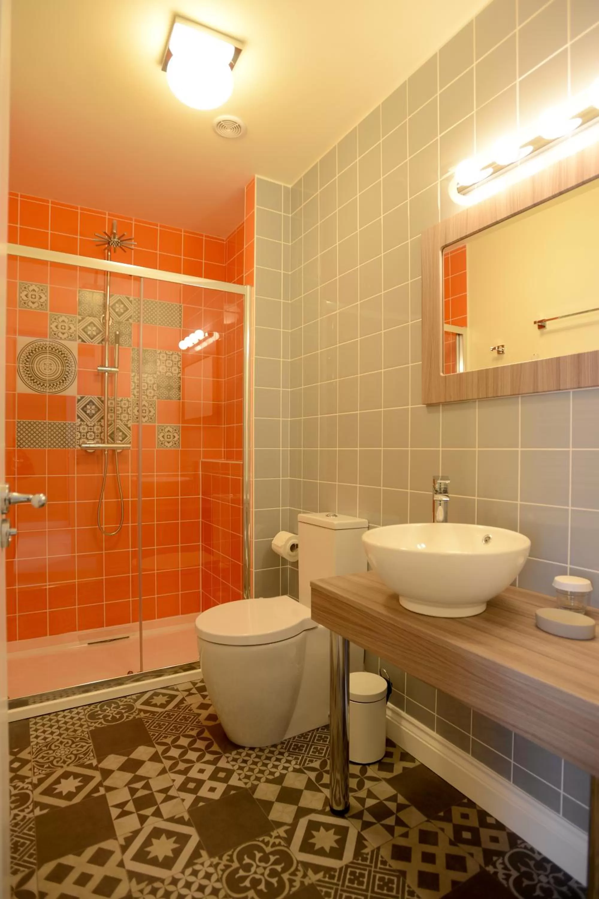 Bathroom in The Devon Court