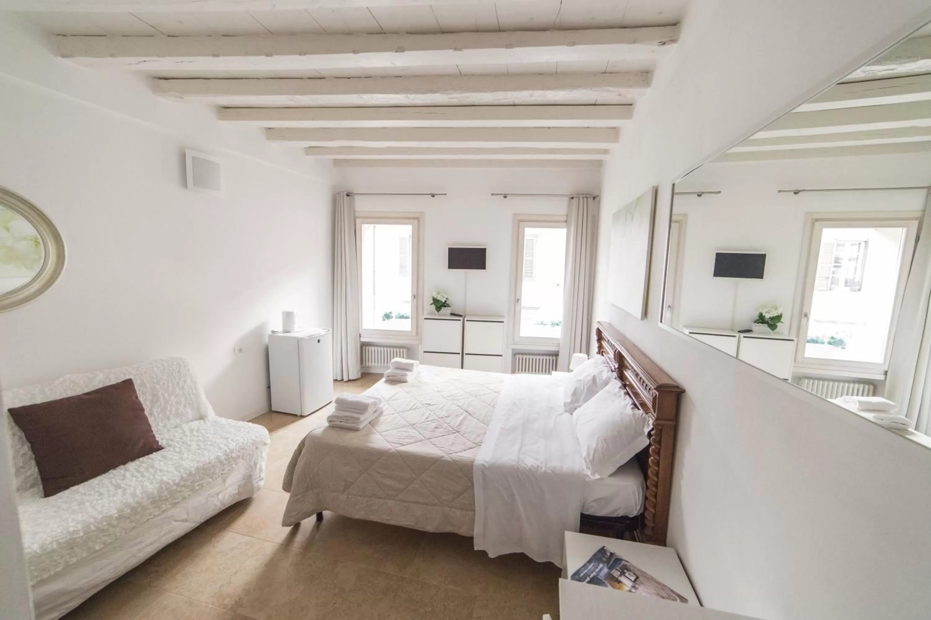 Photo of the whole room, Bed in Academia Resort