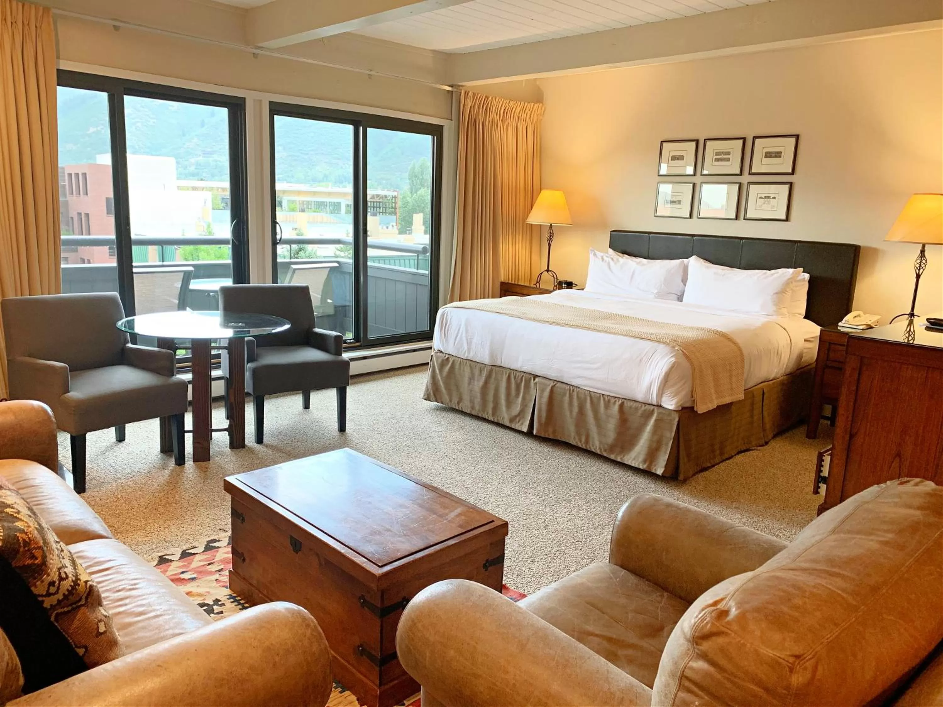 View (from property/room), Bed in Aspen Square Condominium Hotel