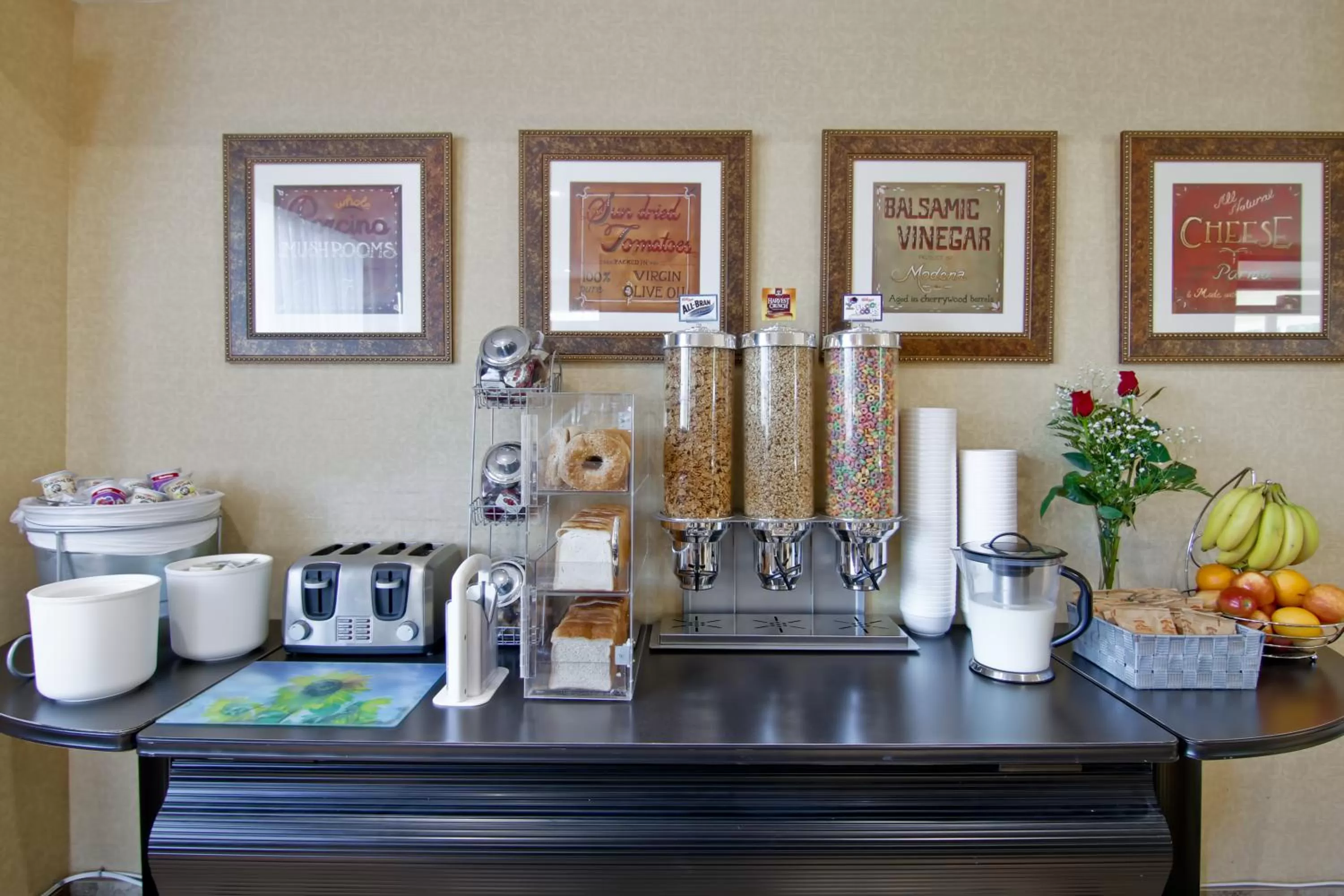 Continental breakfast in Travelodge by Wyndham Trenton