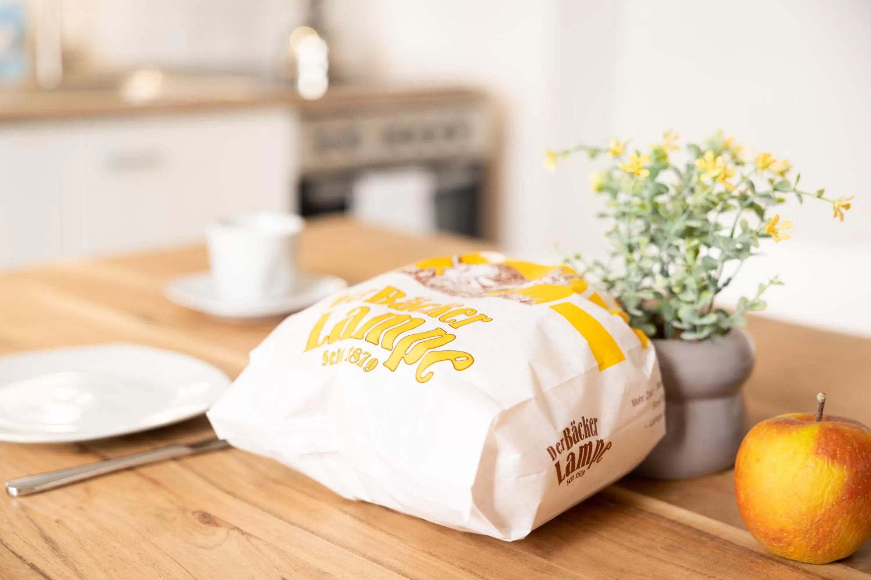 Dining area in Apartments an der Oper - Innenstadt - Zentral - Küche - Wifi - Powered by Ko-Living