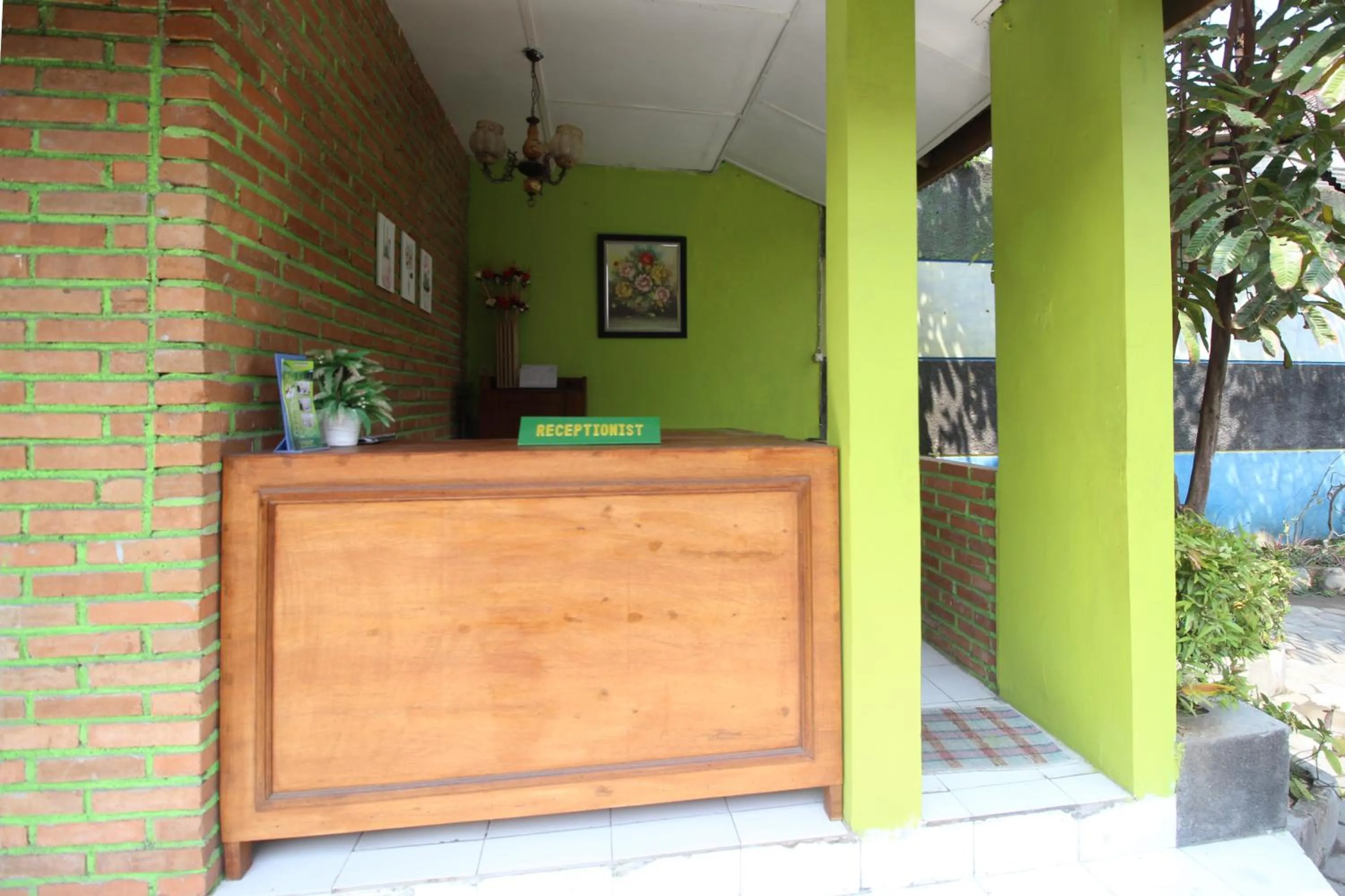 Lobby or reception in RedDoorz @ Jalan Parangtritis