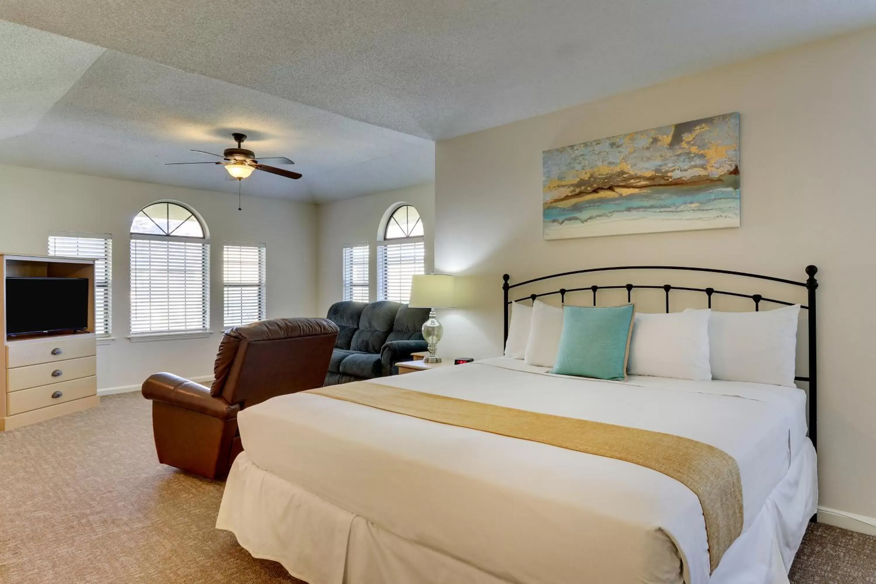 King Suite in Mariners Suites - Kingsland King Suite in Mariners Suites - Kingsland