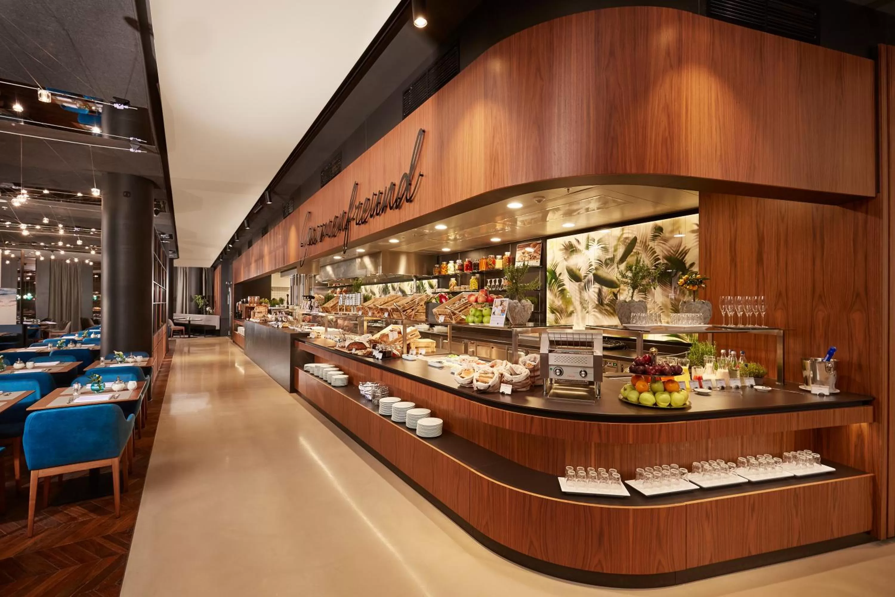 Restaurant/places to eat in HYPERION Hotel München