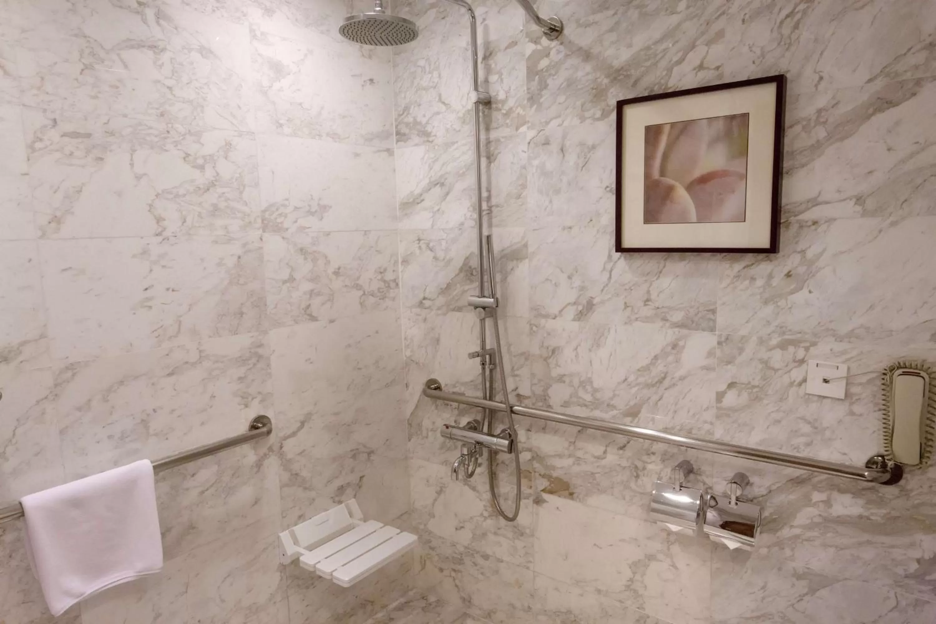 Bathroom in Hilton Garden Inn Hanoi